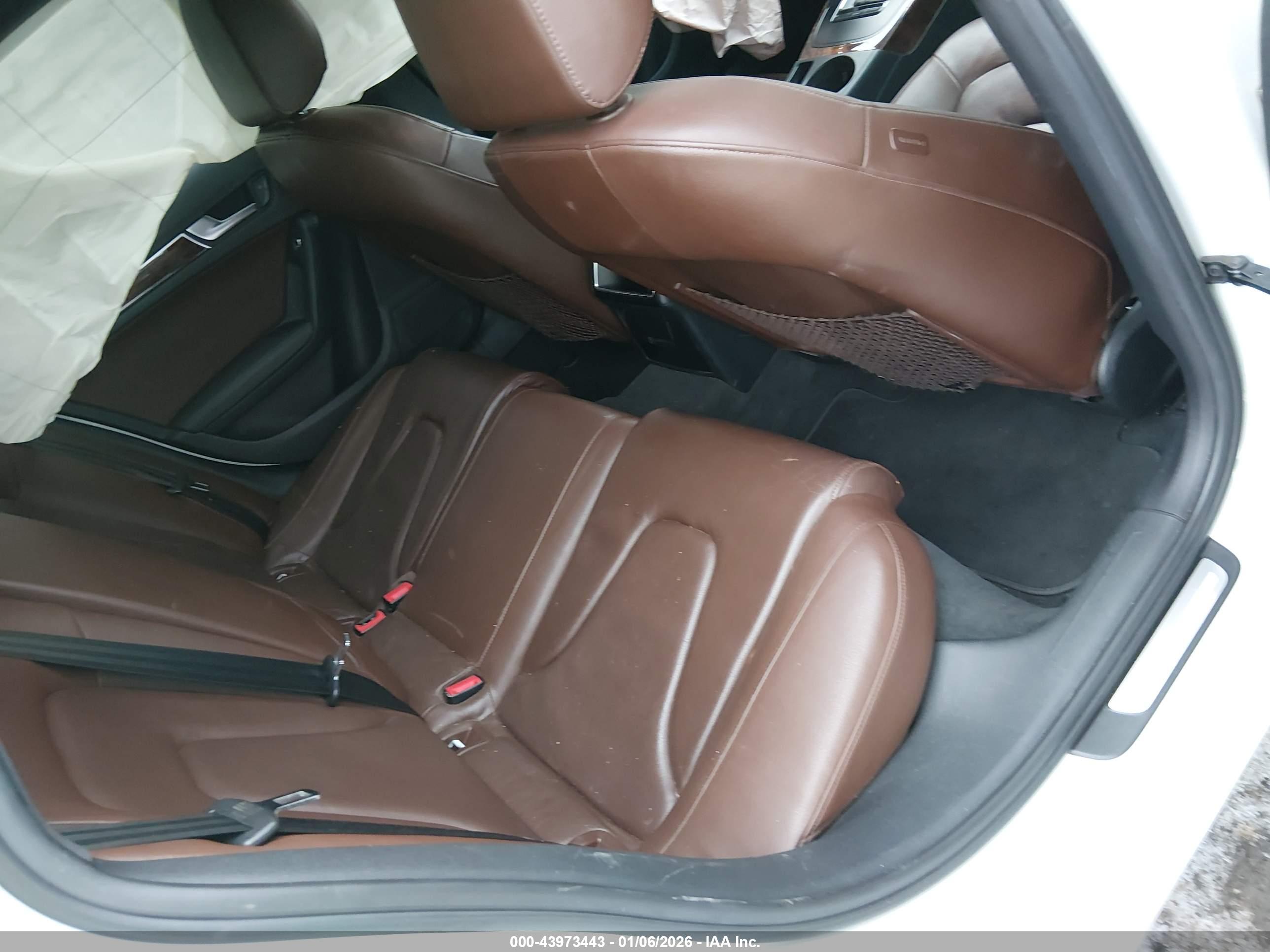 AUDI A4 image 8