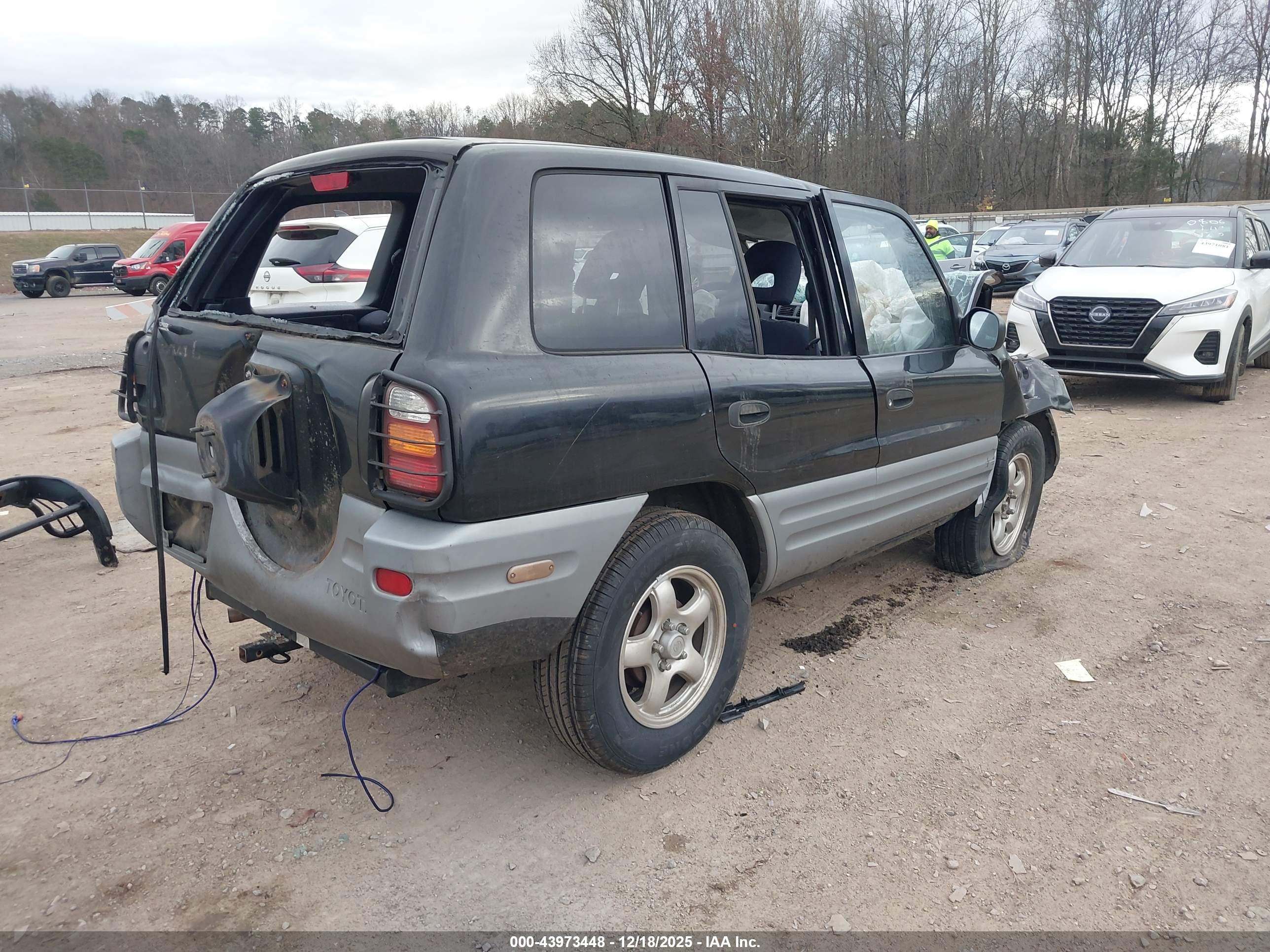 TOYOTA RAV4 image 4