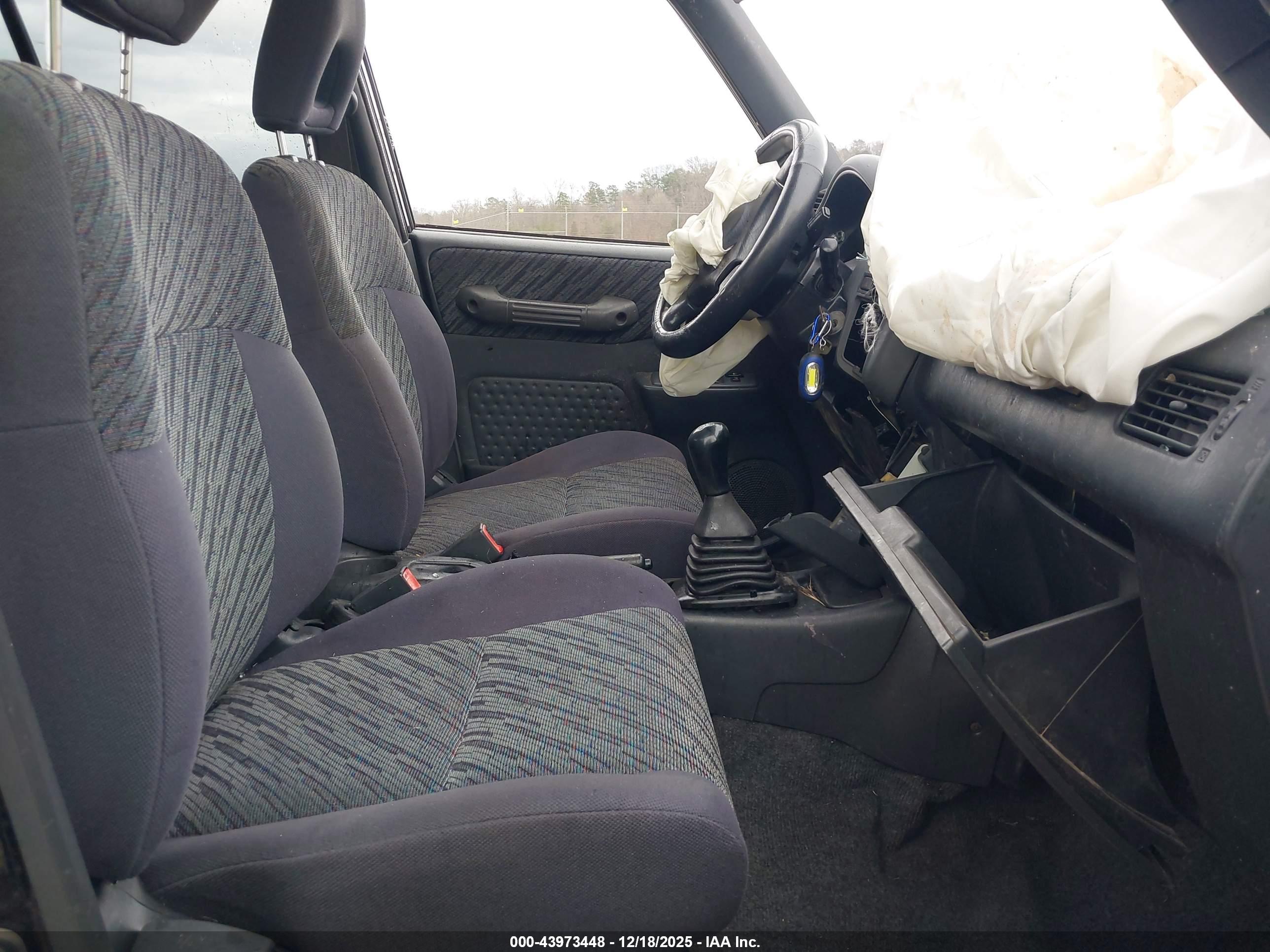 TOYOTA RAV4 image 5