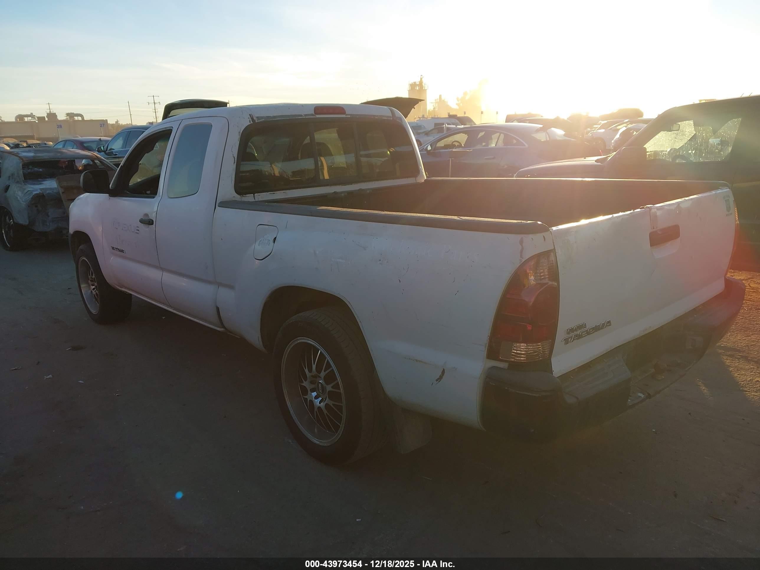 TOYOTA TACOMA image 3