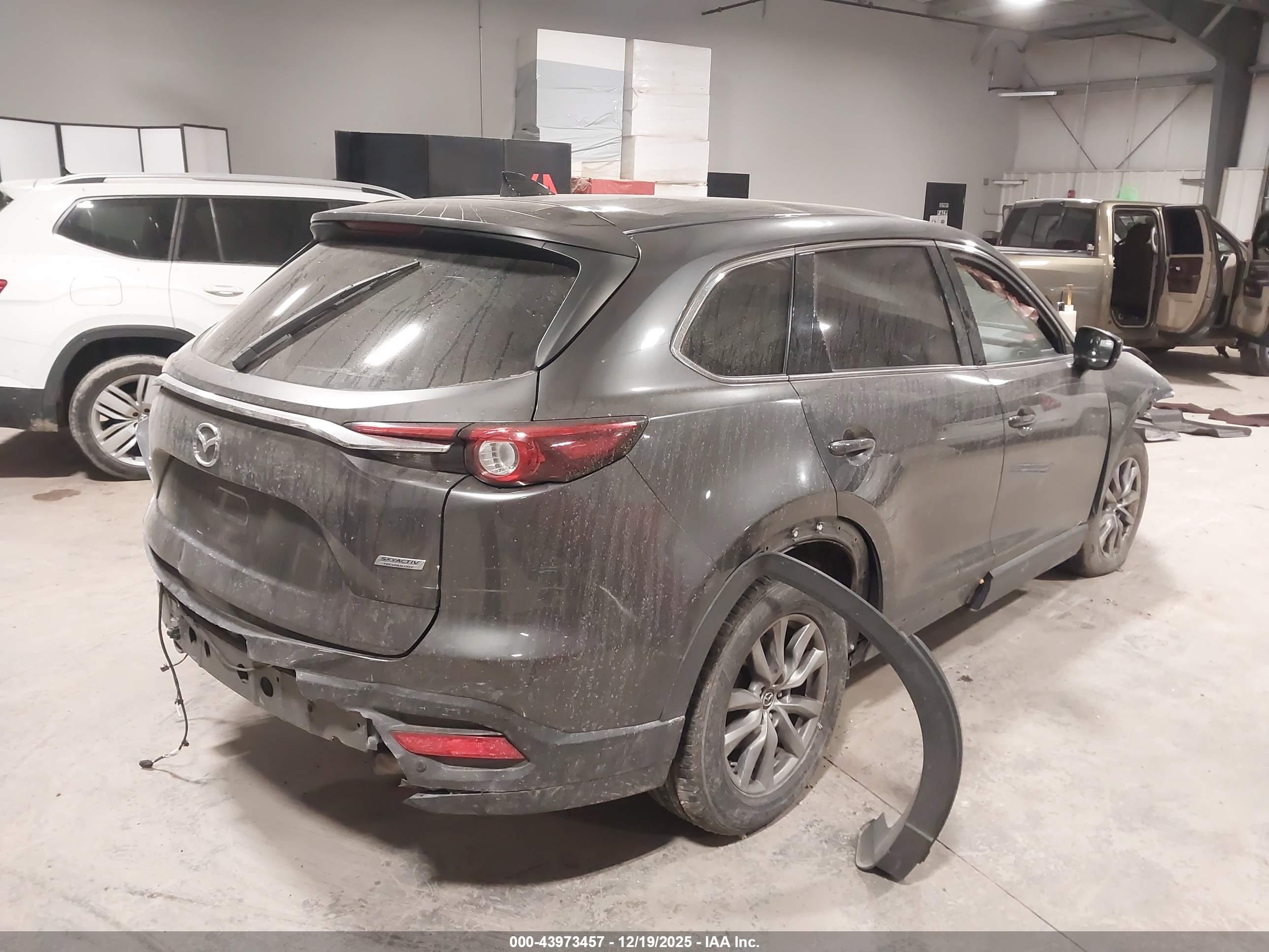MAZDA CX-9 image 4