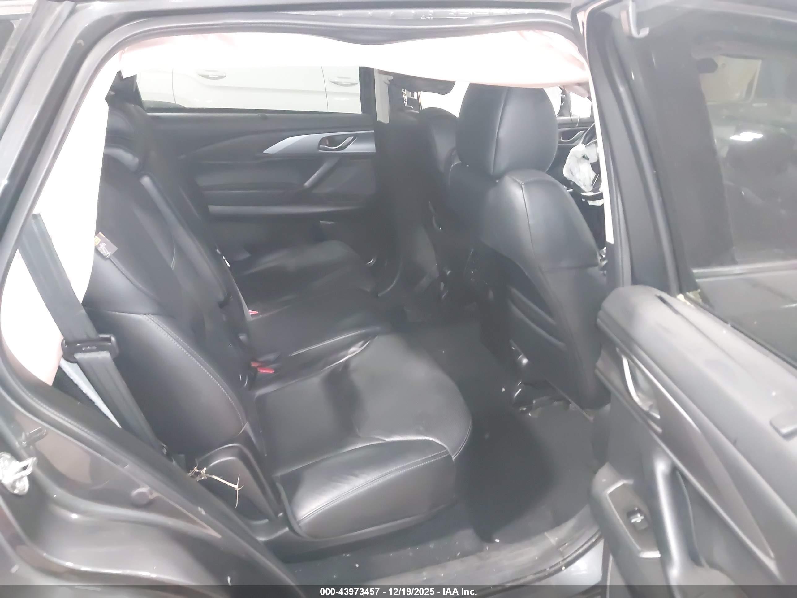 MAZDA CX-9 image 8