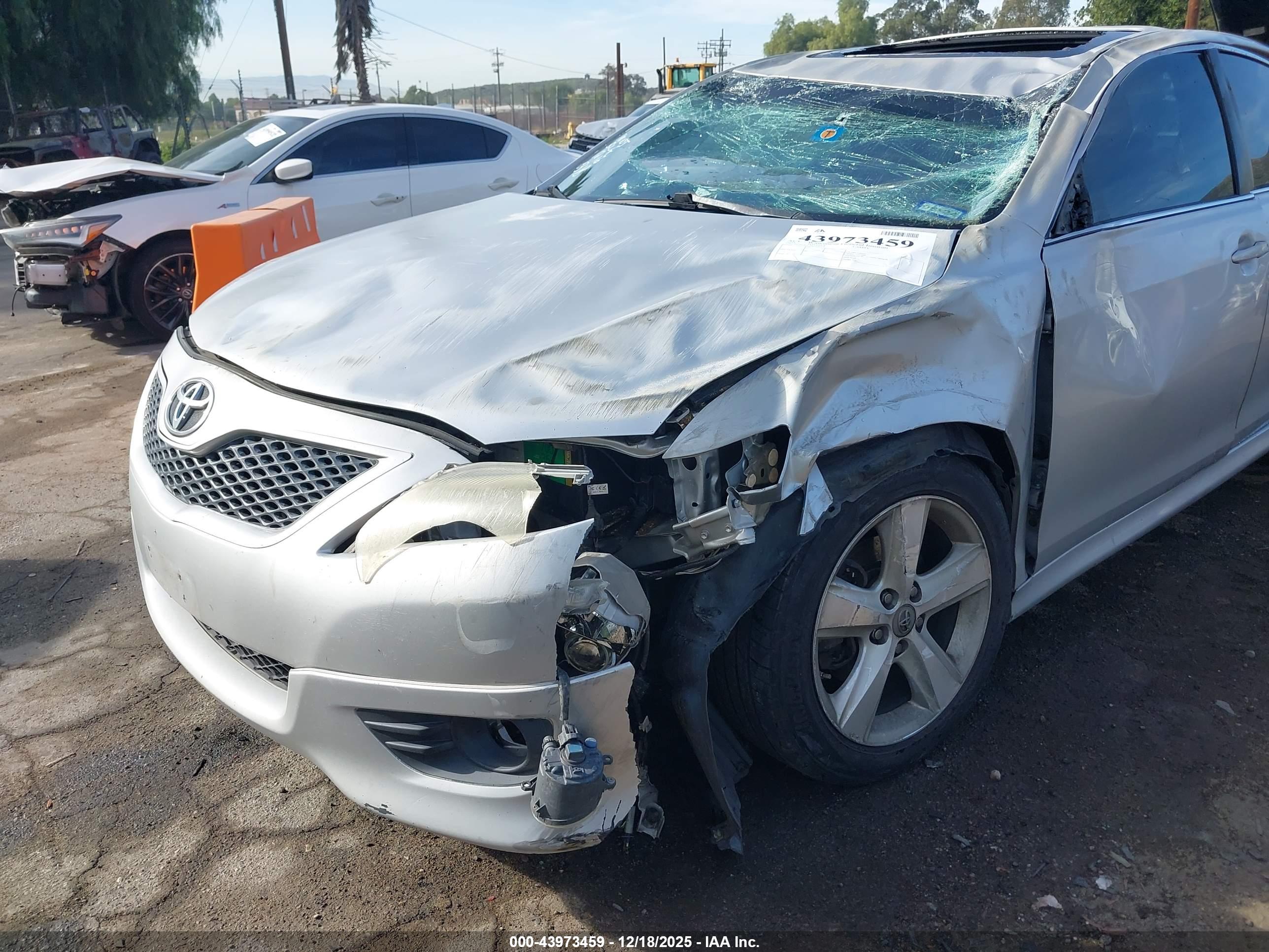 TOYOTA CAMRY image 6