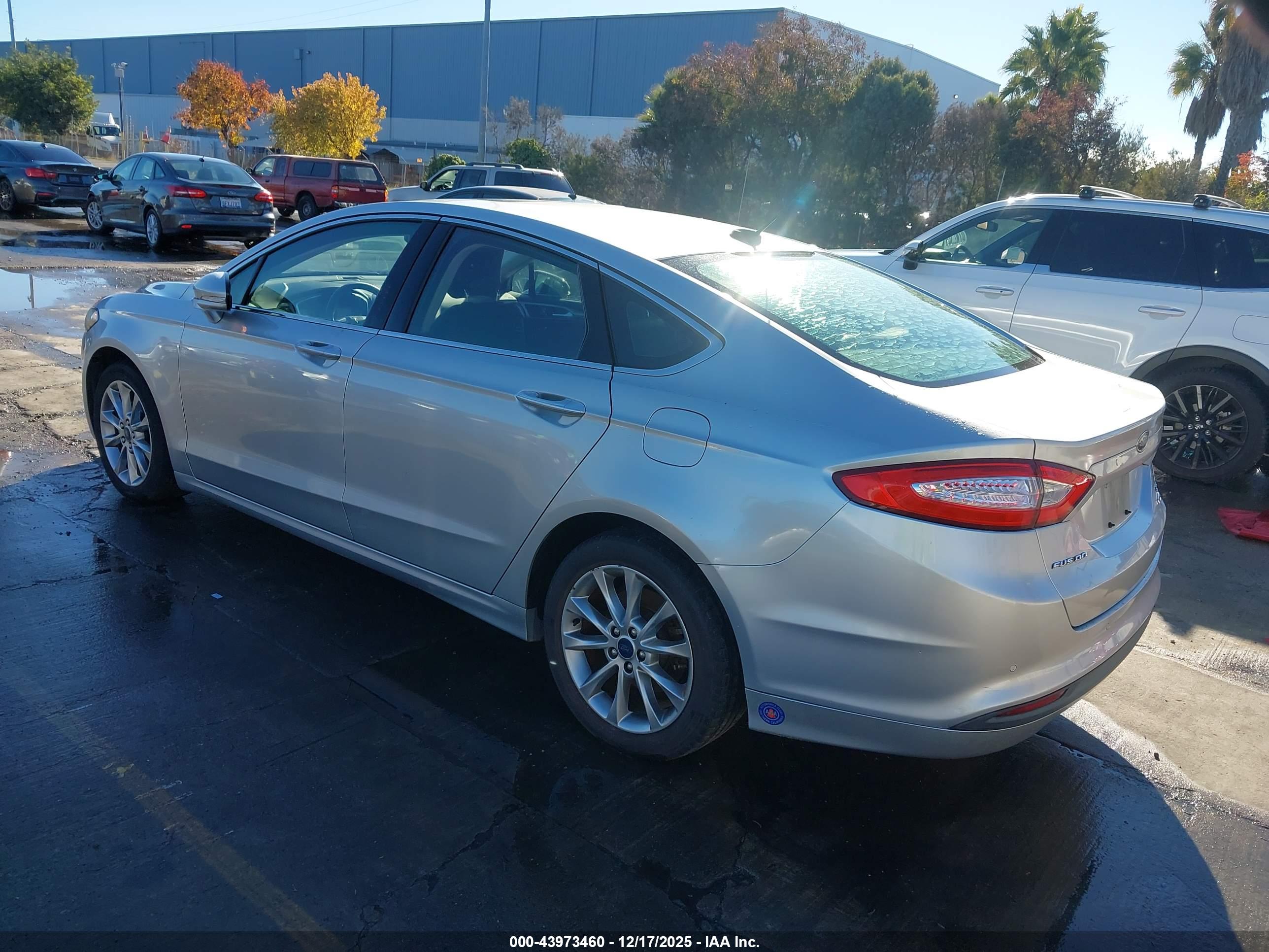 FORD FUSION image 3