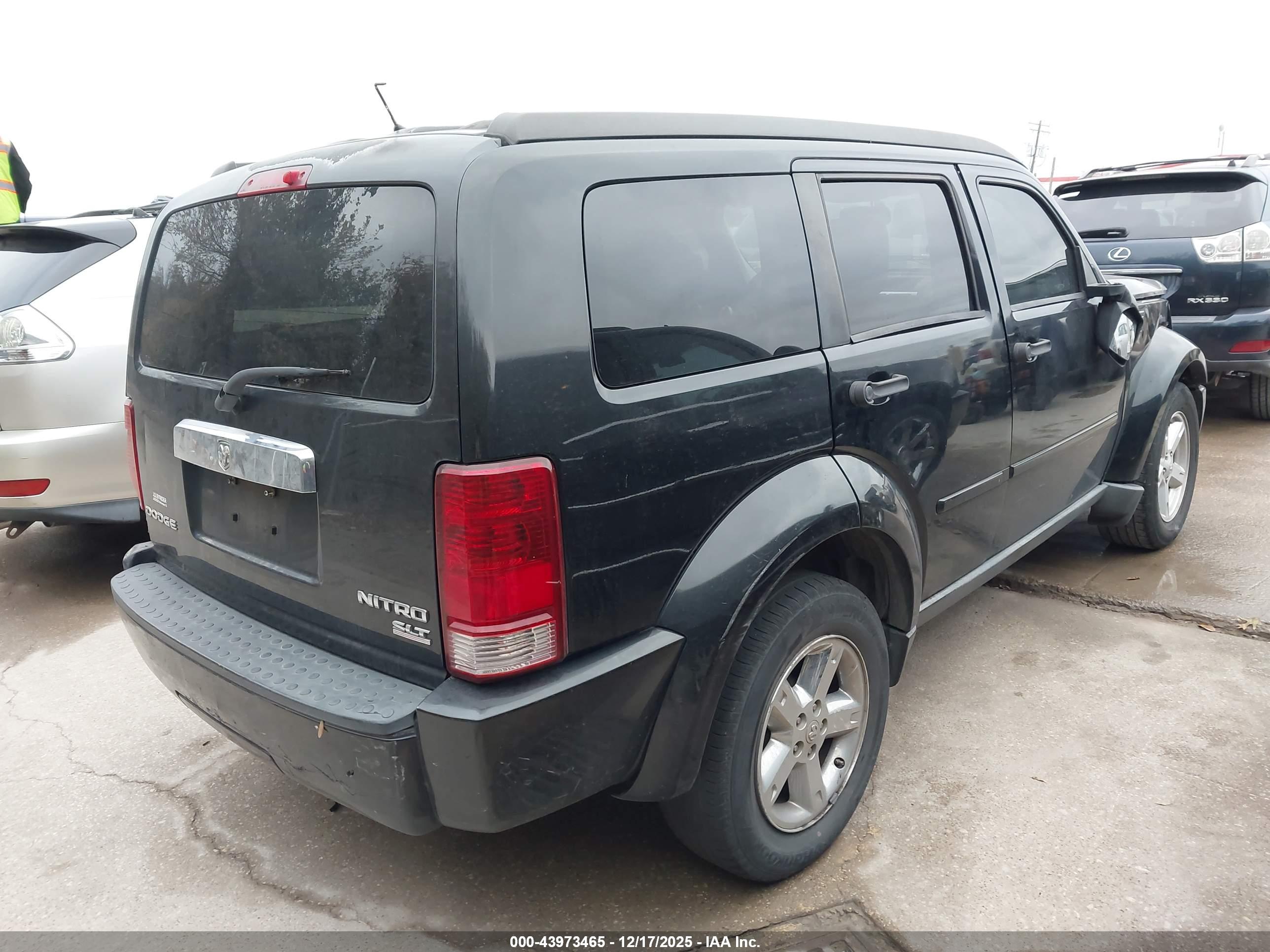 DODGE NITRO image 4