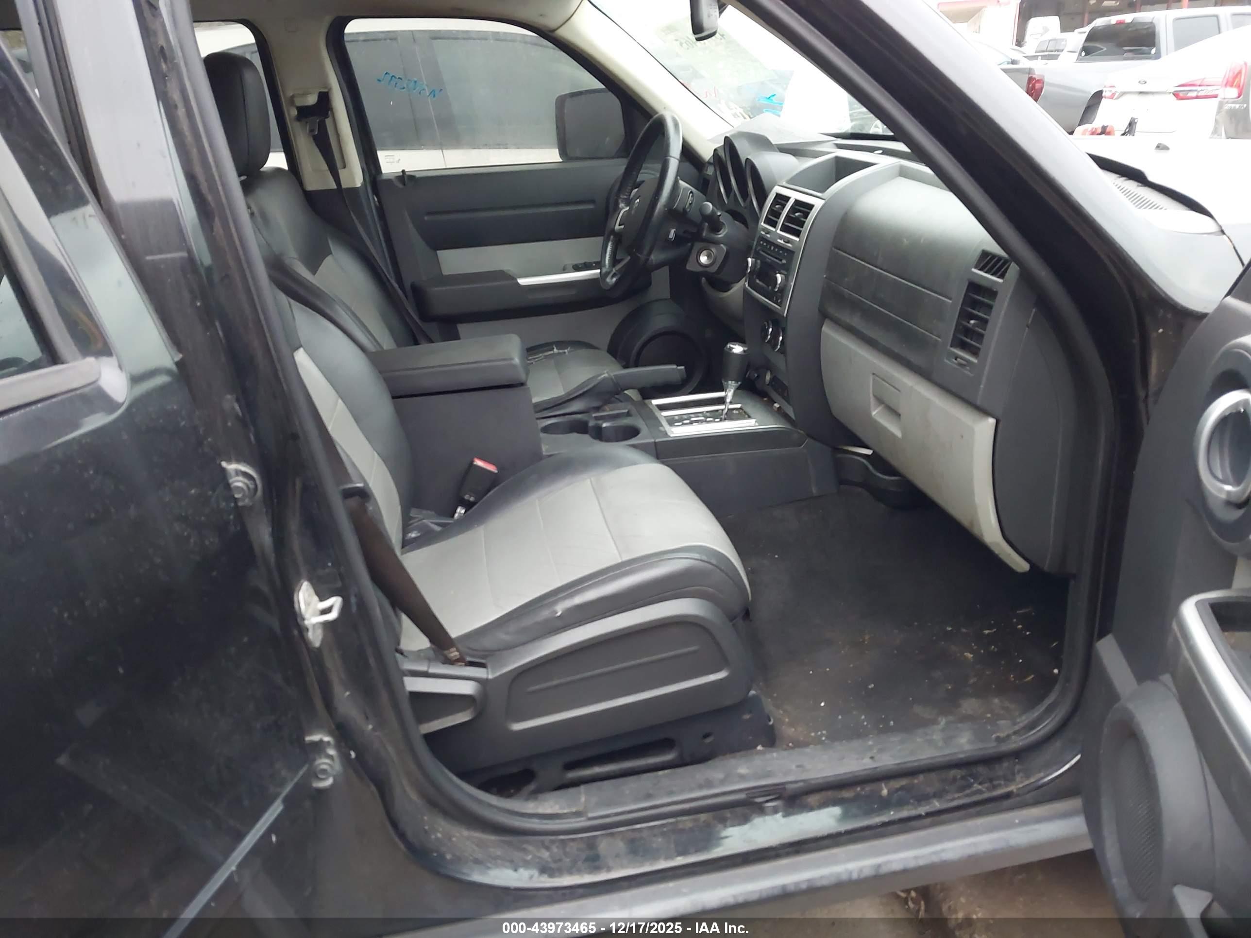 DODGE NITRO image 5