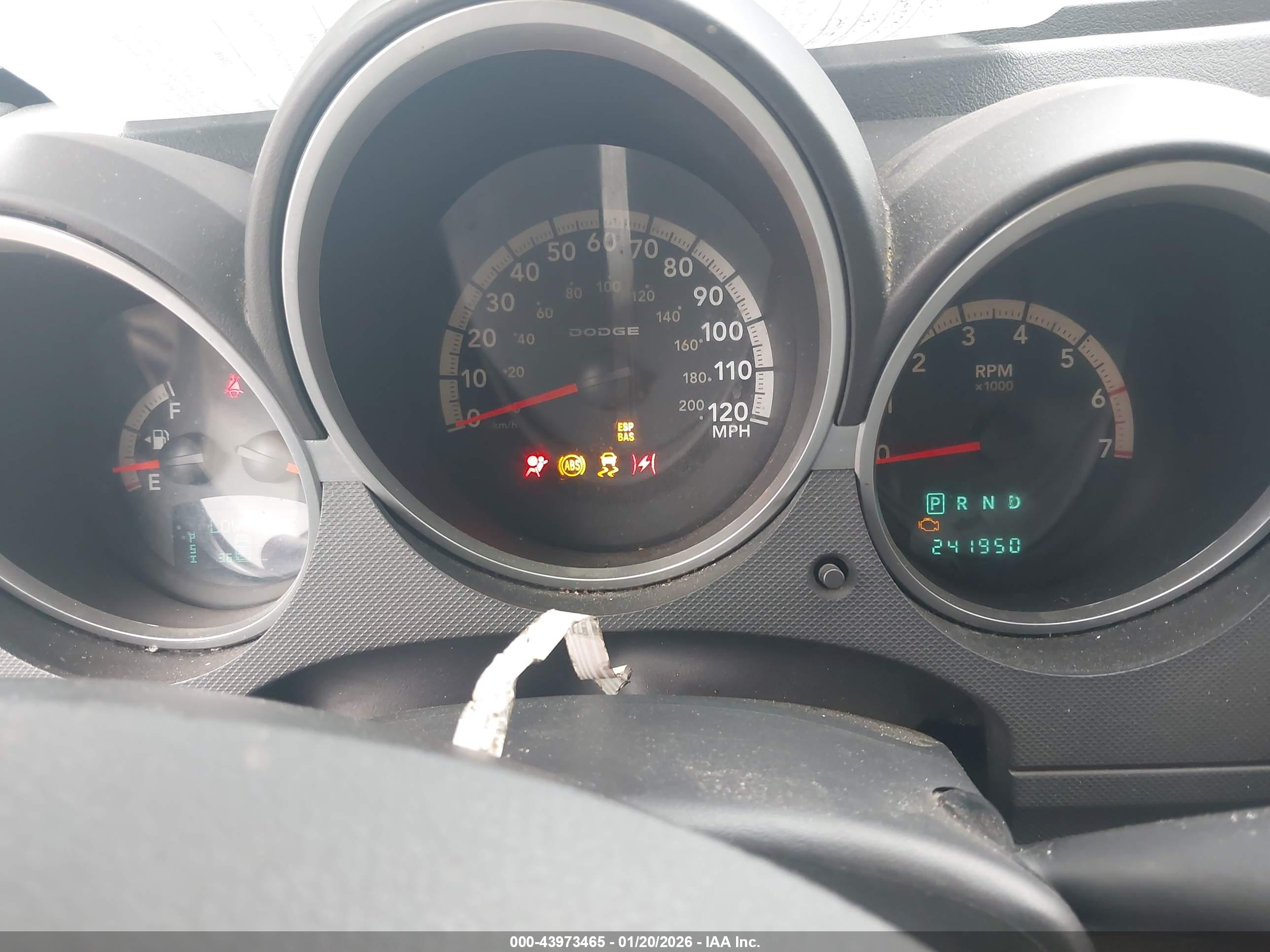 DODGE NITRO image 7