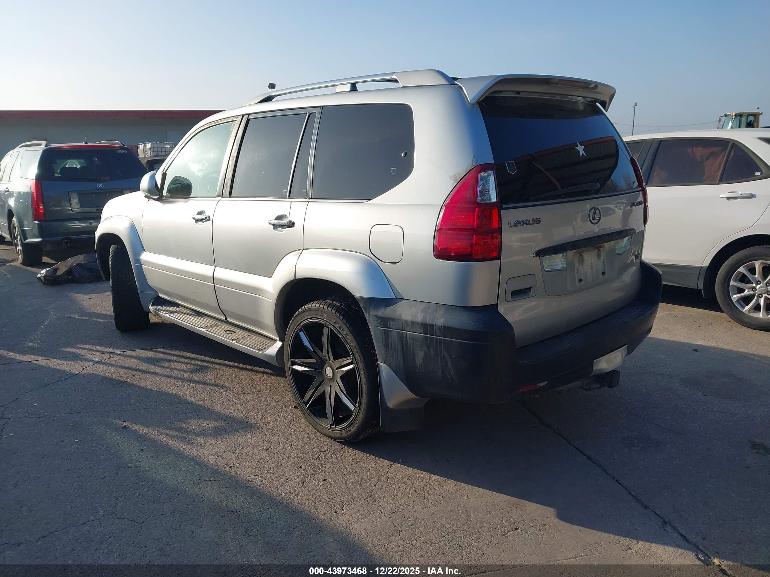 LEXUS GX image 3