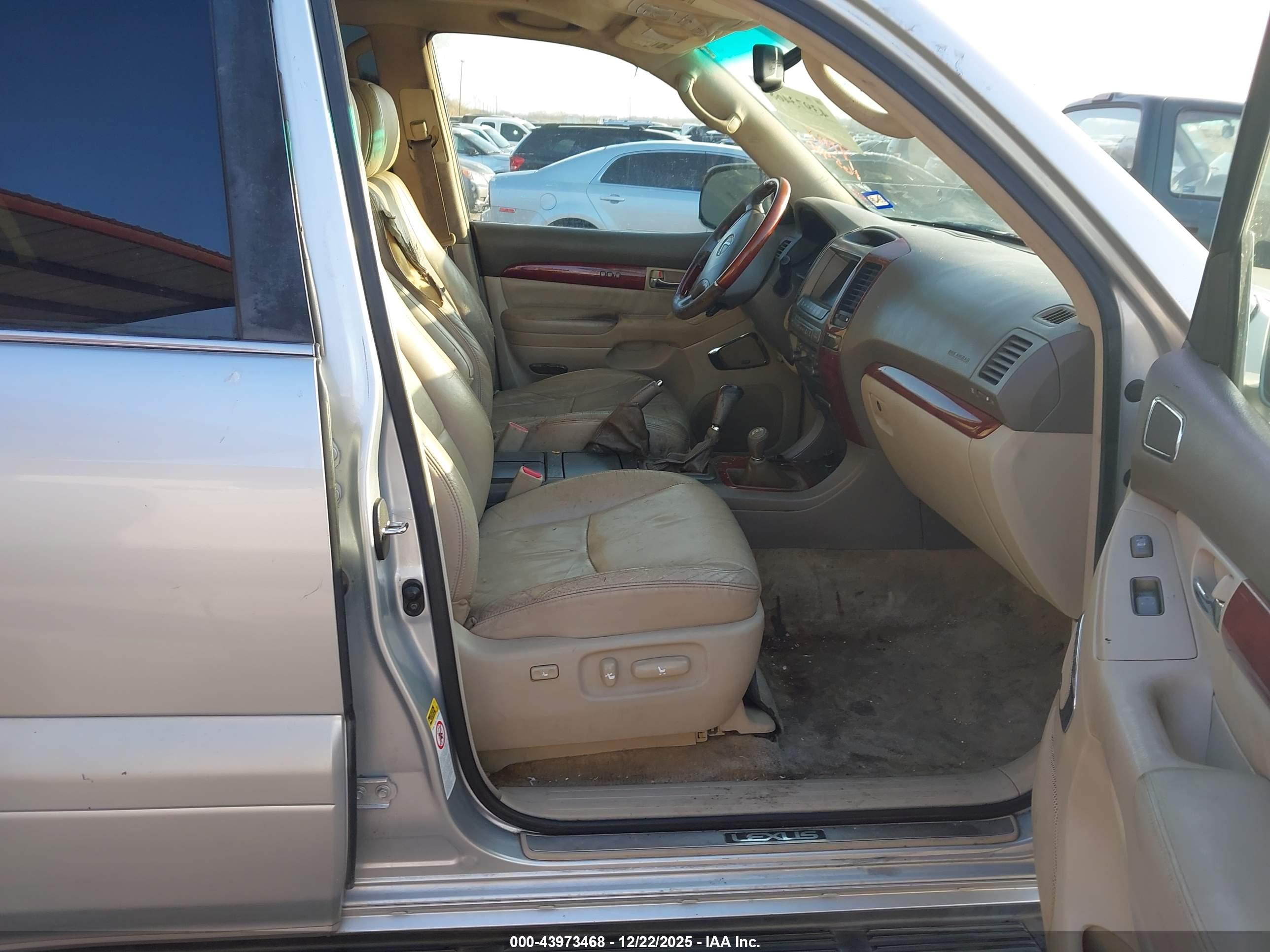LEXUS GX image 5