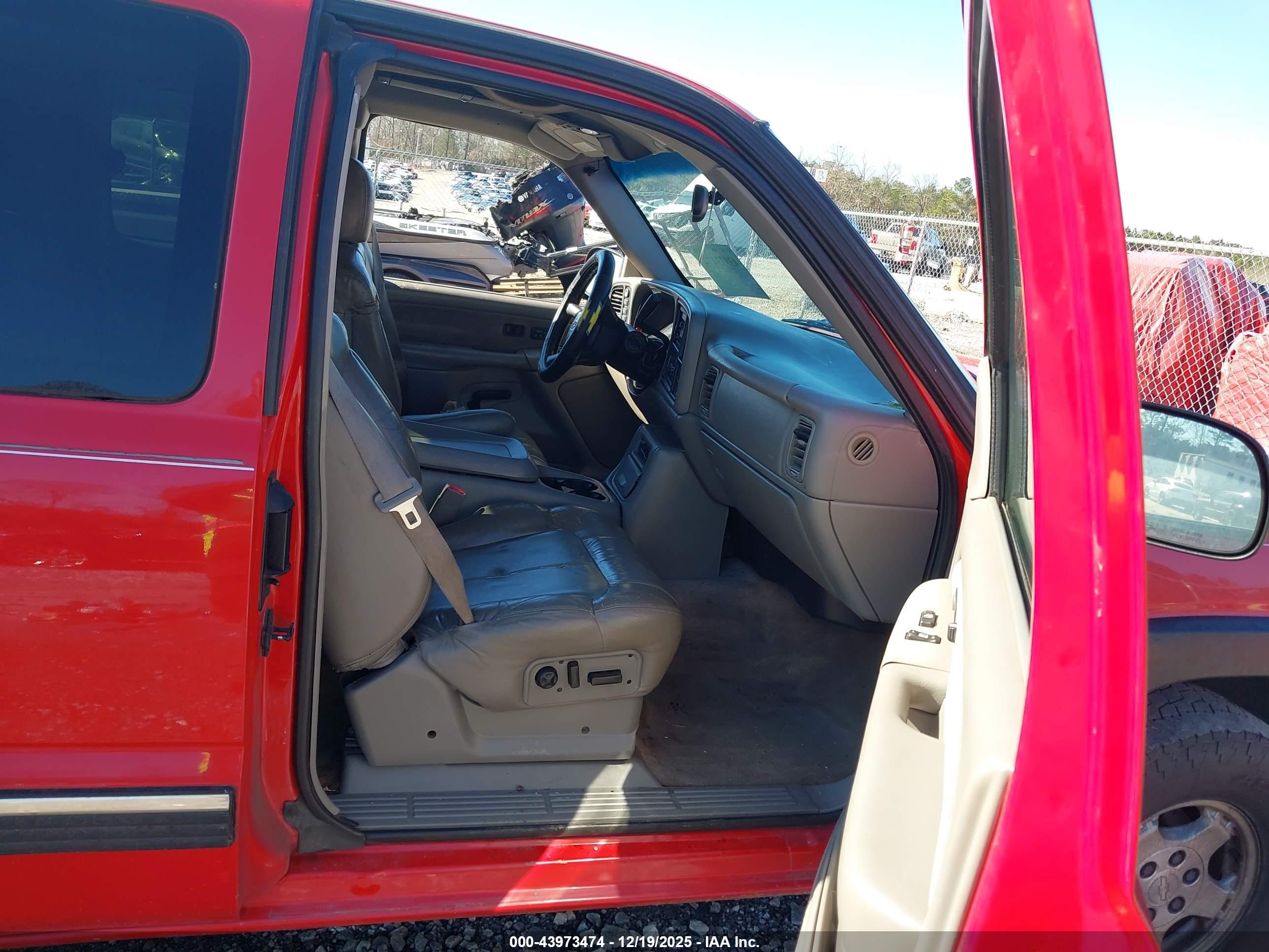 CHEVROLET SILVERADO image 5