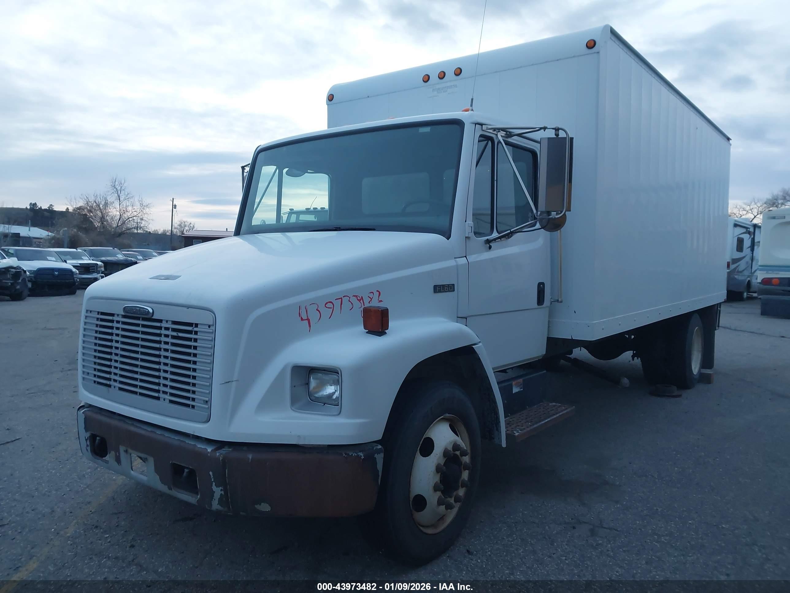 FREIGHTLINER MEDIUM image 2