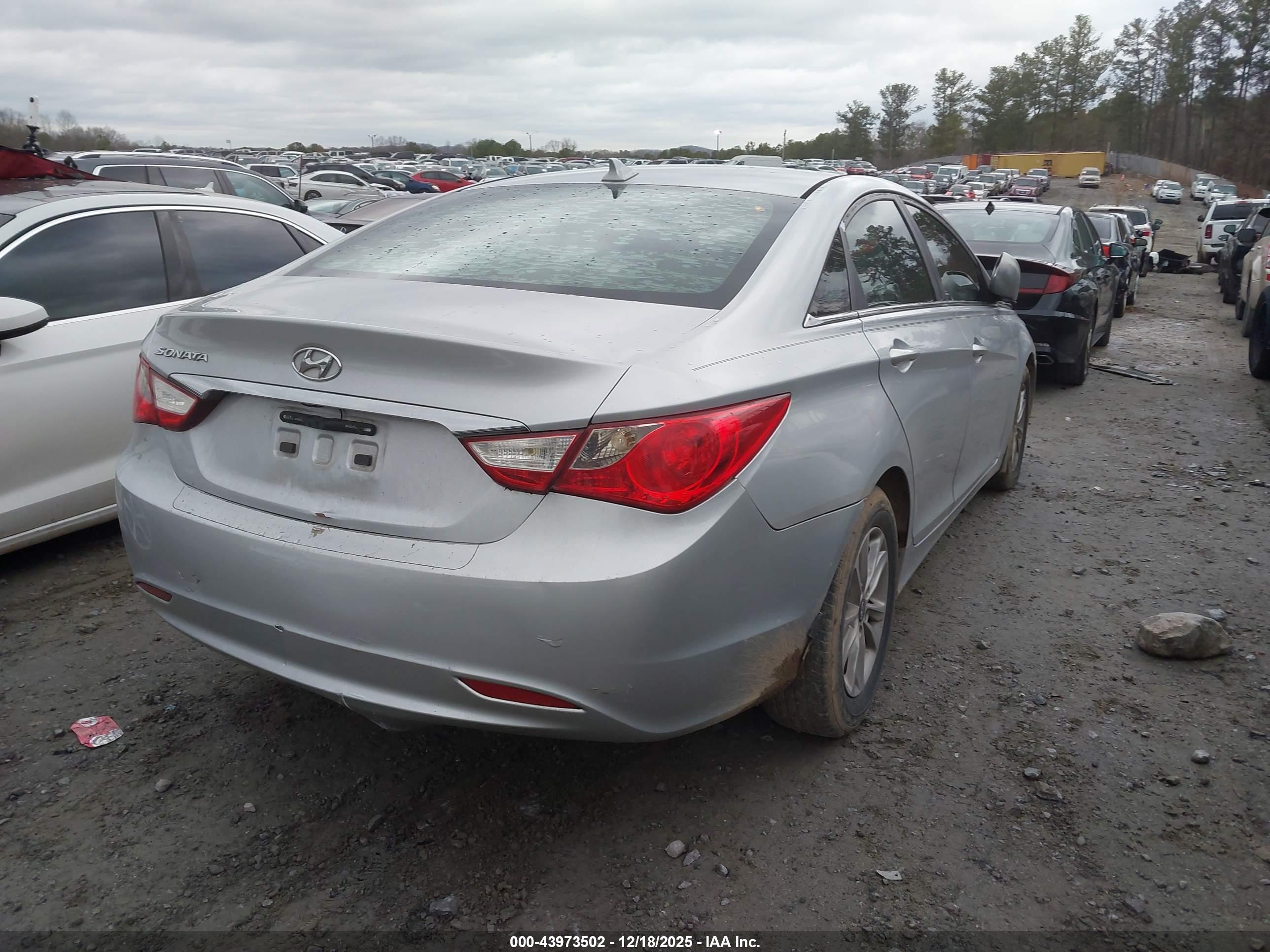 HYUNDAI SONATA image 4
