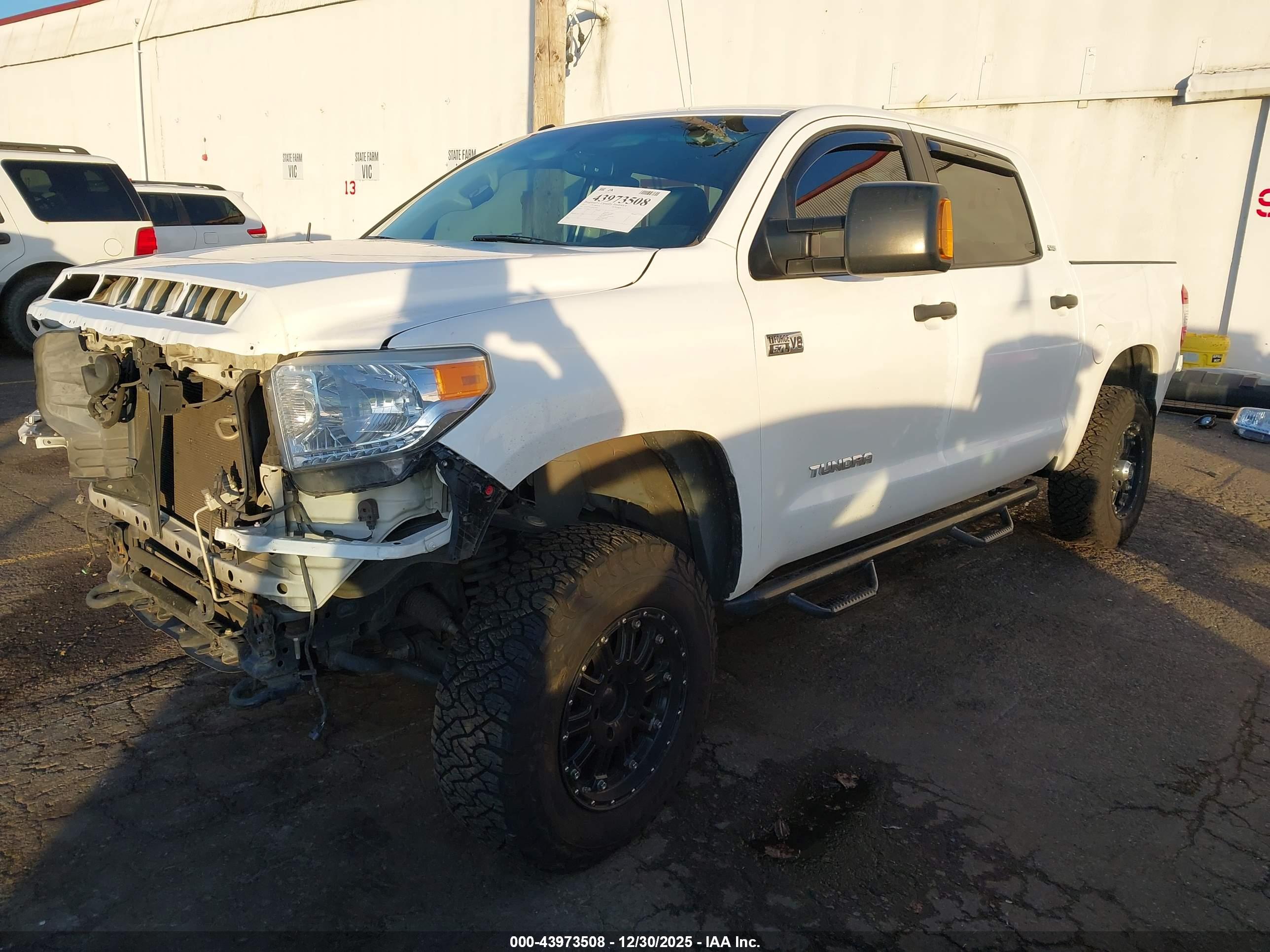 TOYOTA TUNDRA image 2