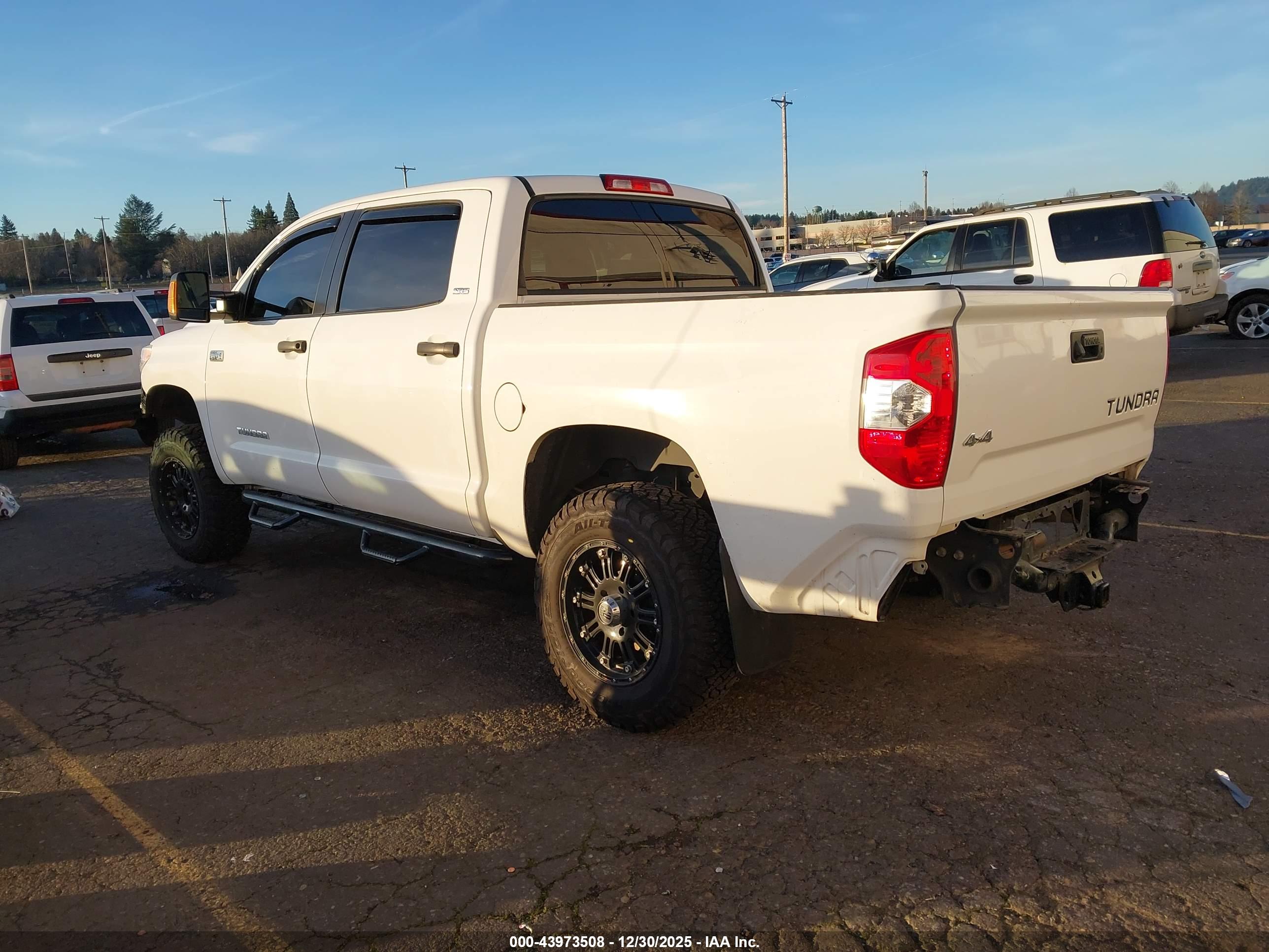 TOYOTA TUNDRA image 3