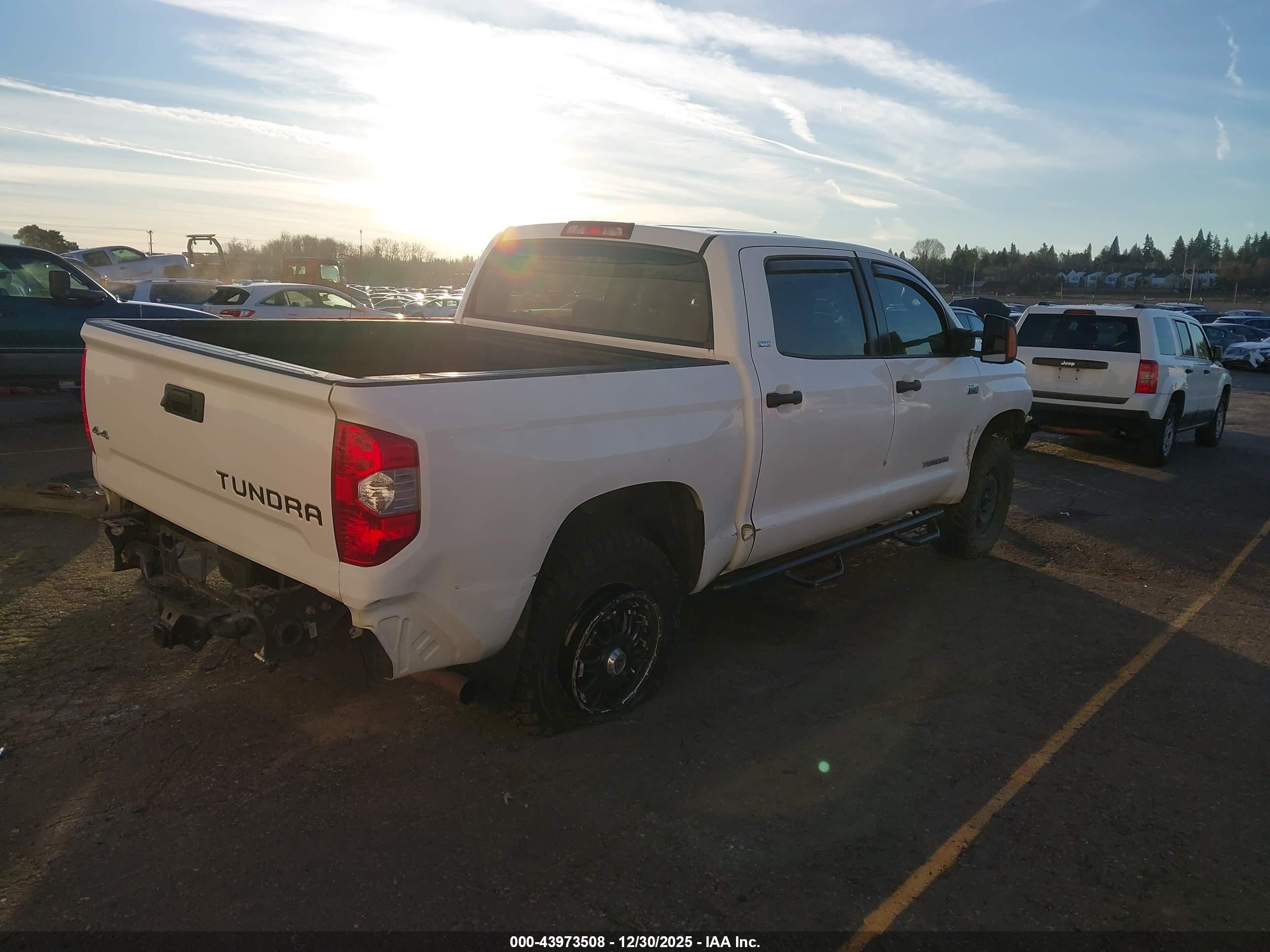 TOYOTA TUNDRA image 4