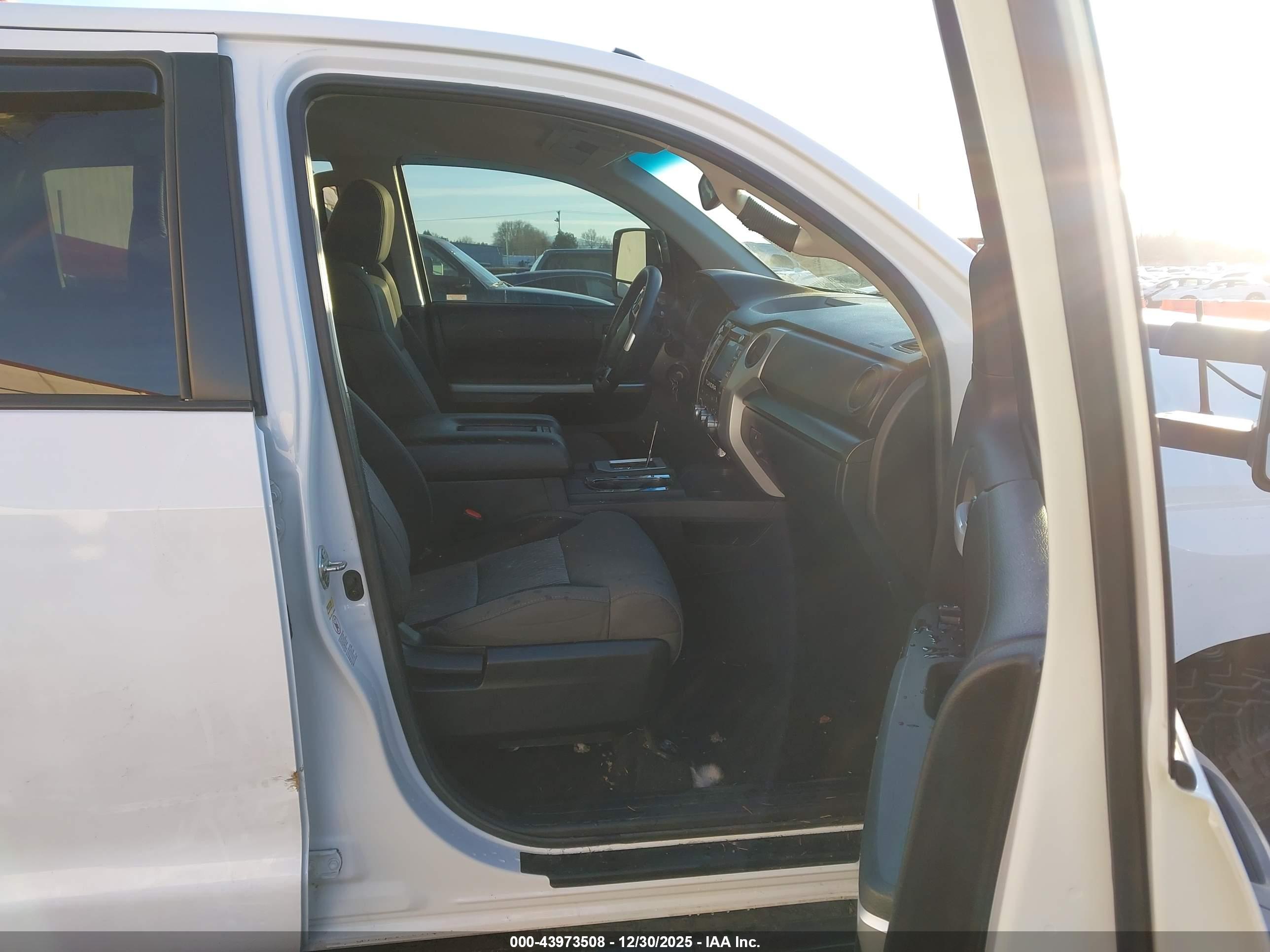 TOYOTA TUNDRA image 5