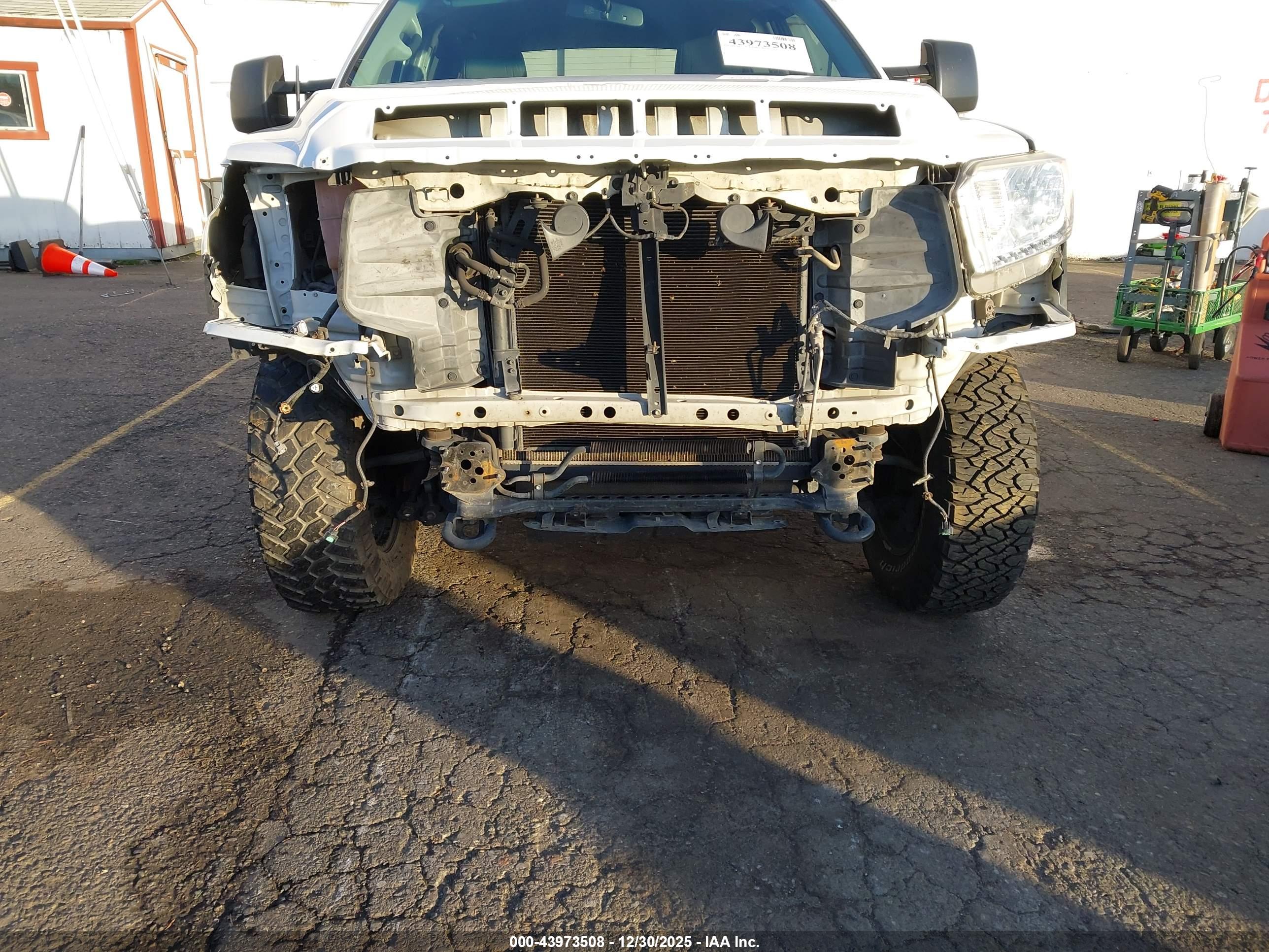 TOYOTA TUNDRA image 6