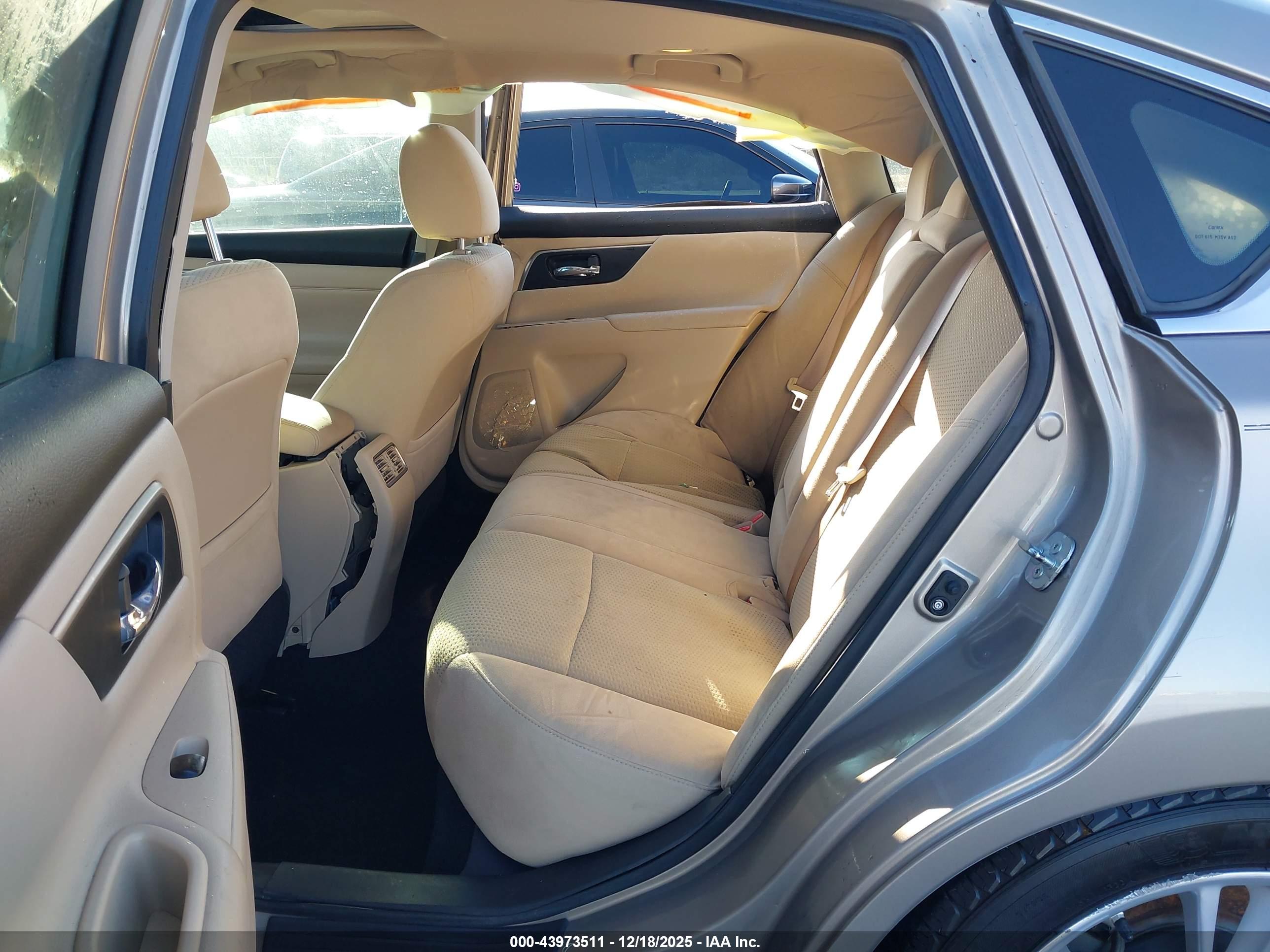 NISSAN ALTIMA image 8