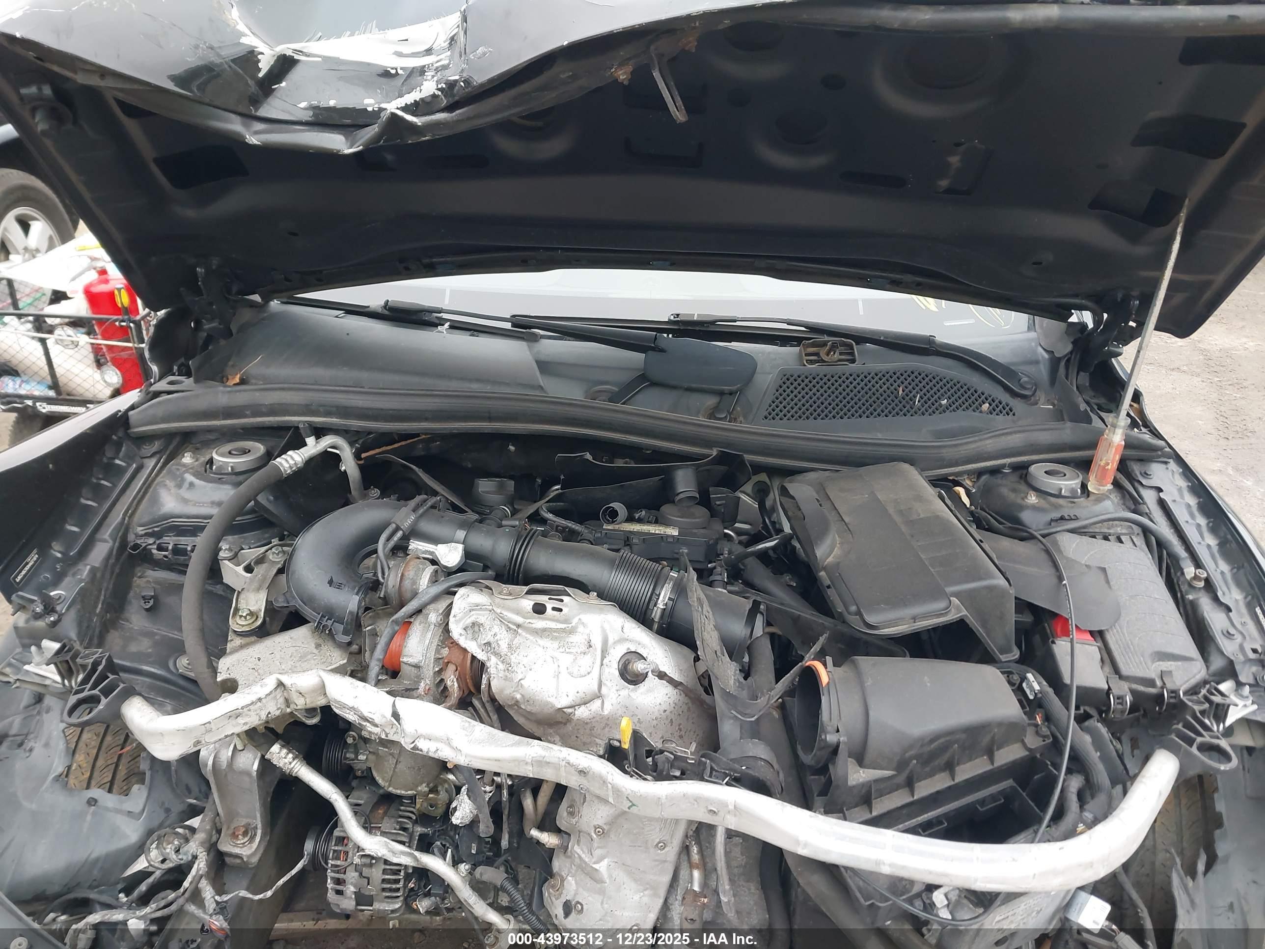 INFINITI QX30 image 10