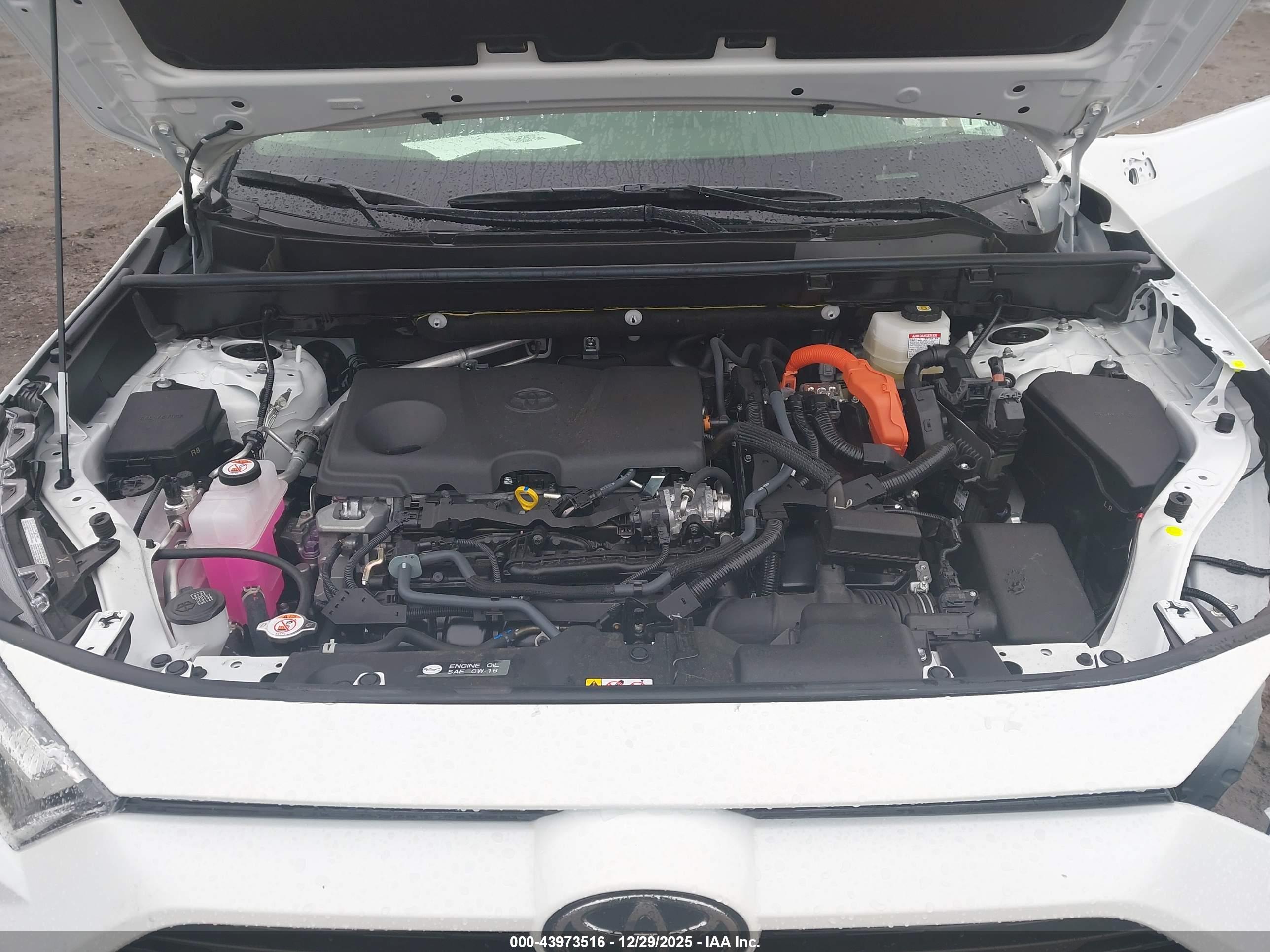 TOYOTA RAV4 image 10