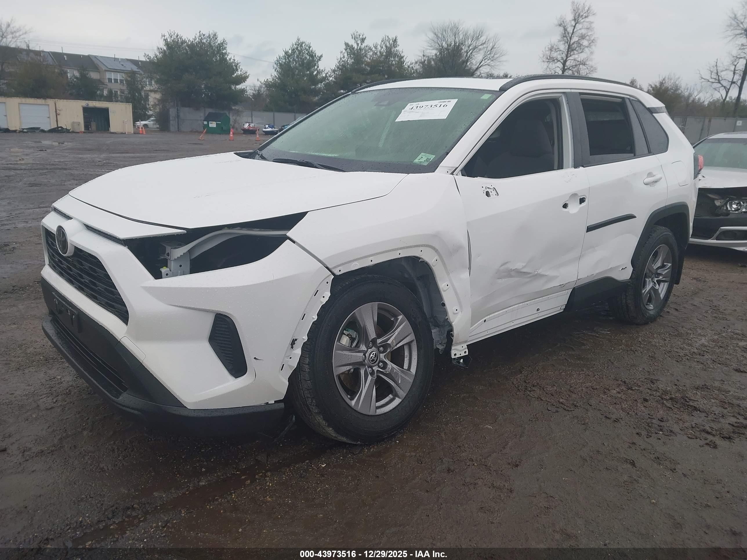 TOYOTA RAV4 image 2