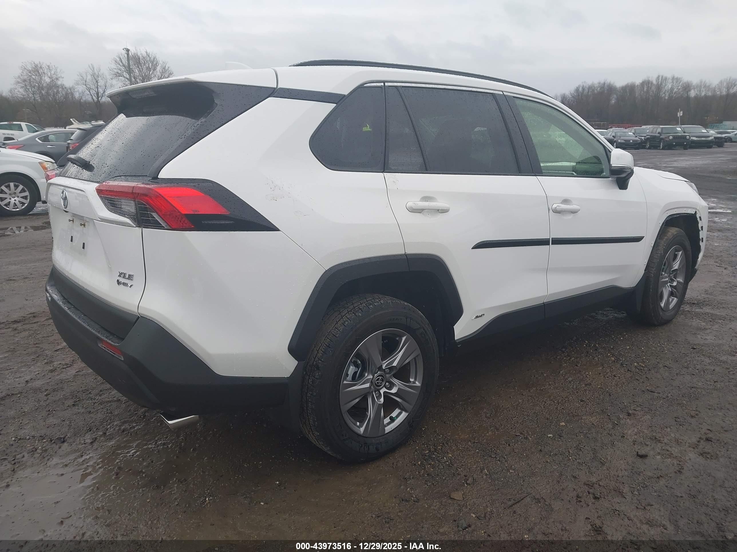 TOYOTA RAV4 image 4