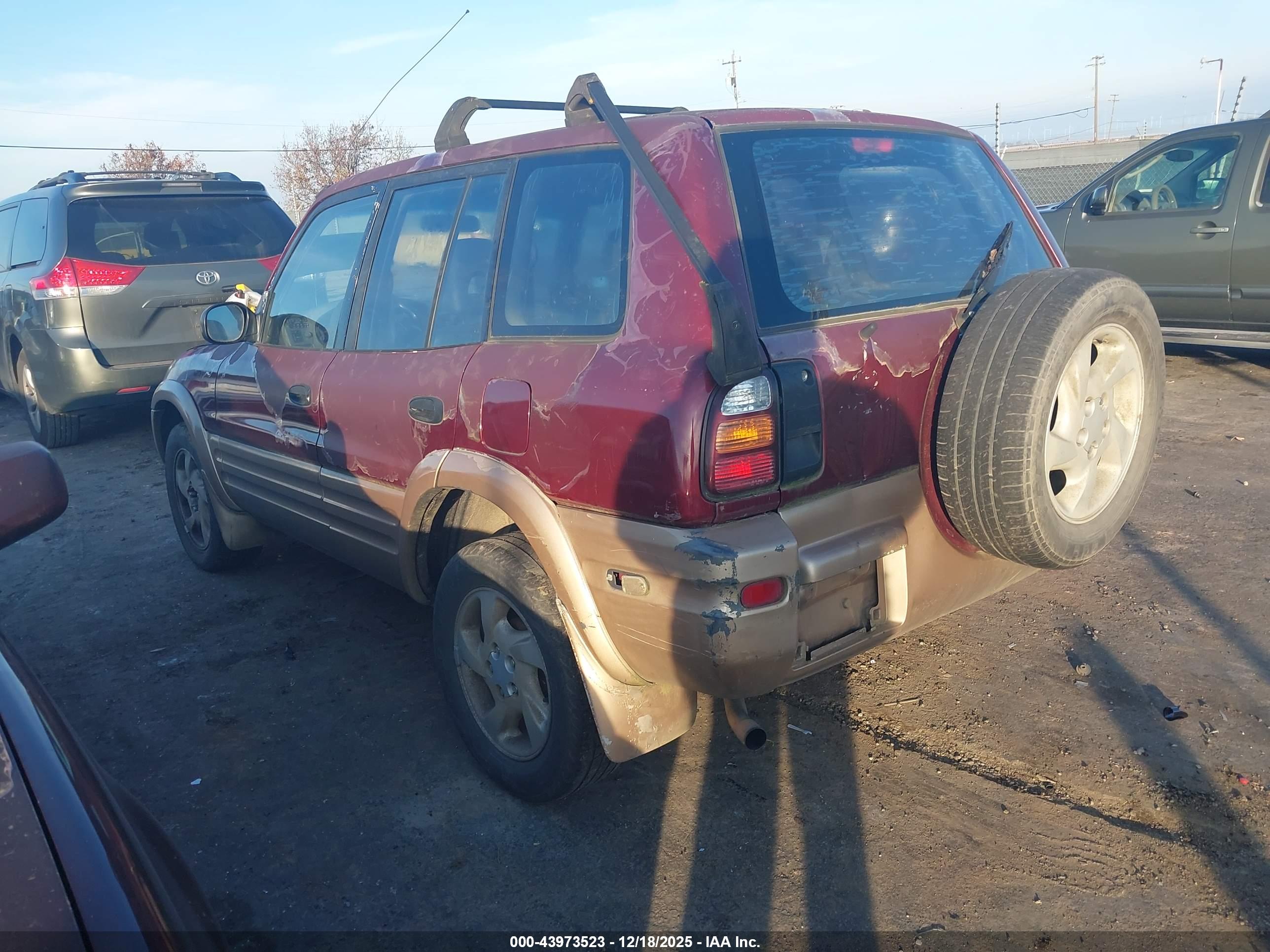 TOYOTA RAV4 image 3