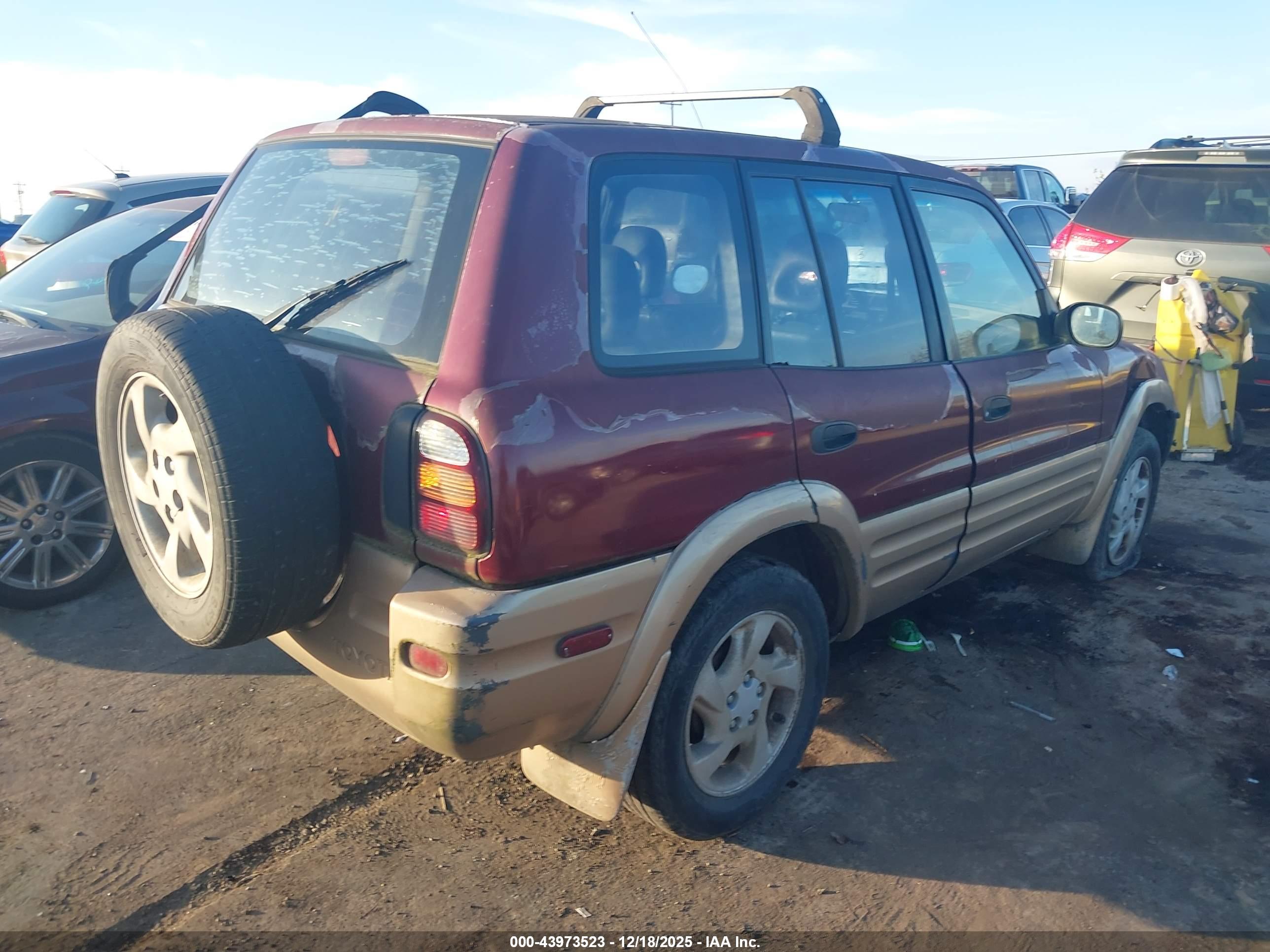 TOYOTA RAV4 image 4