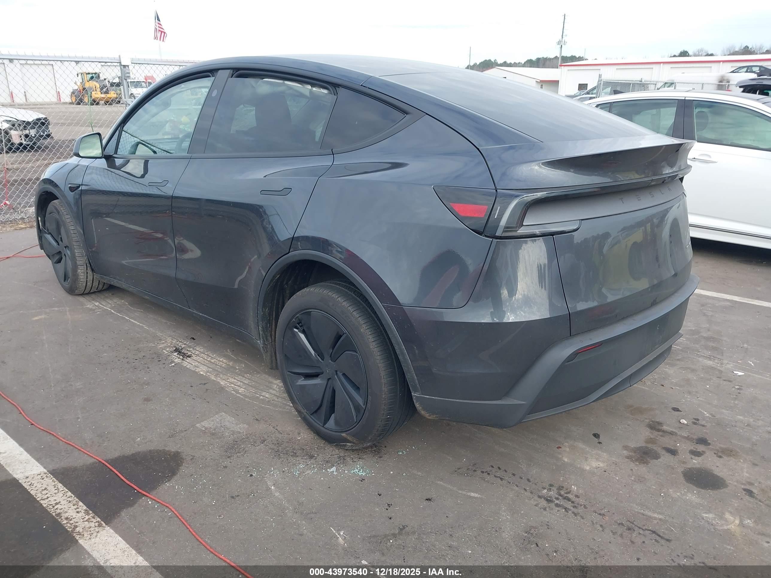 TESLA MODEL image 3