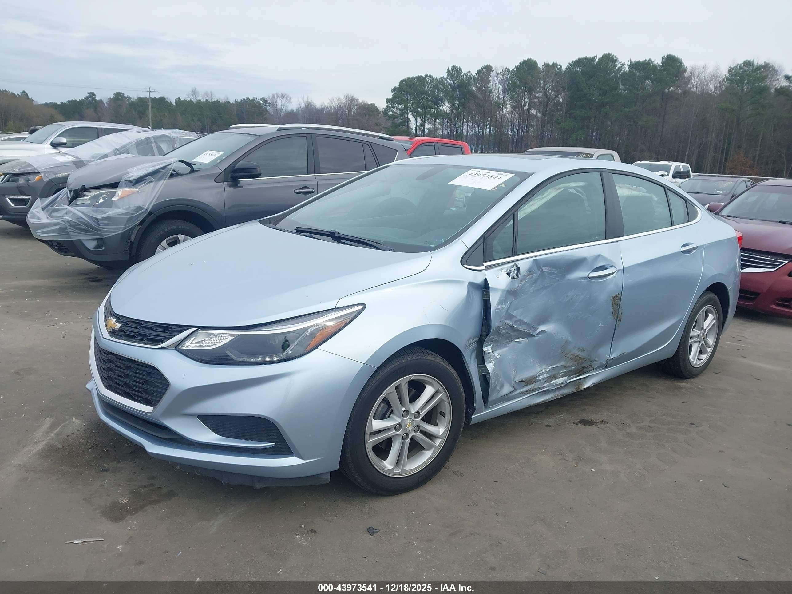 CHEVROLET CRUZE image 2