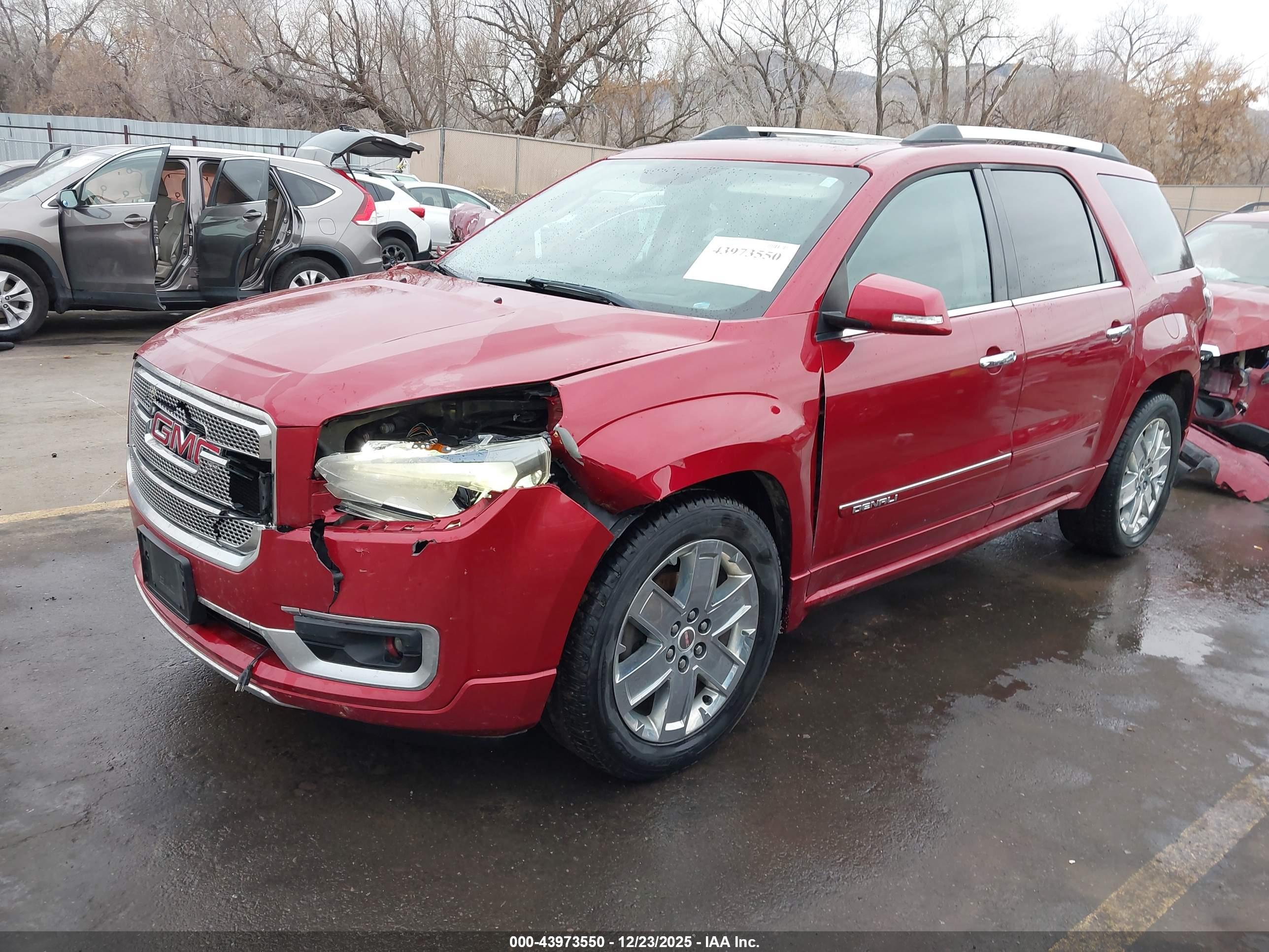 GMC ACADIA image 2