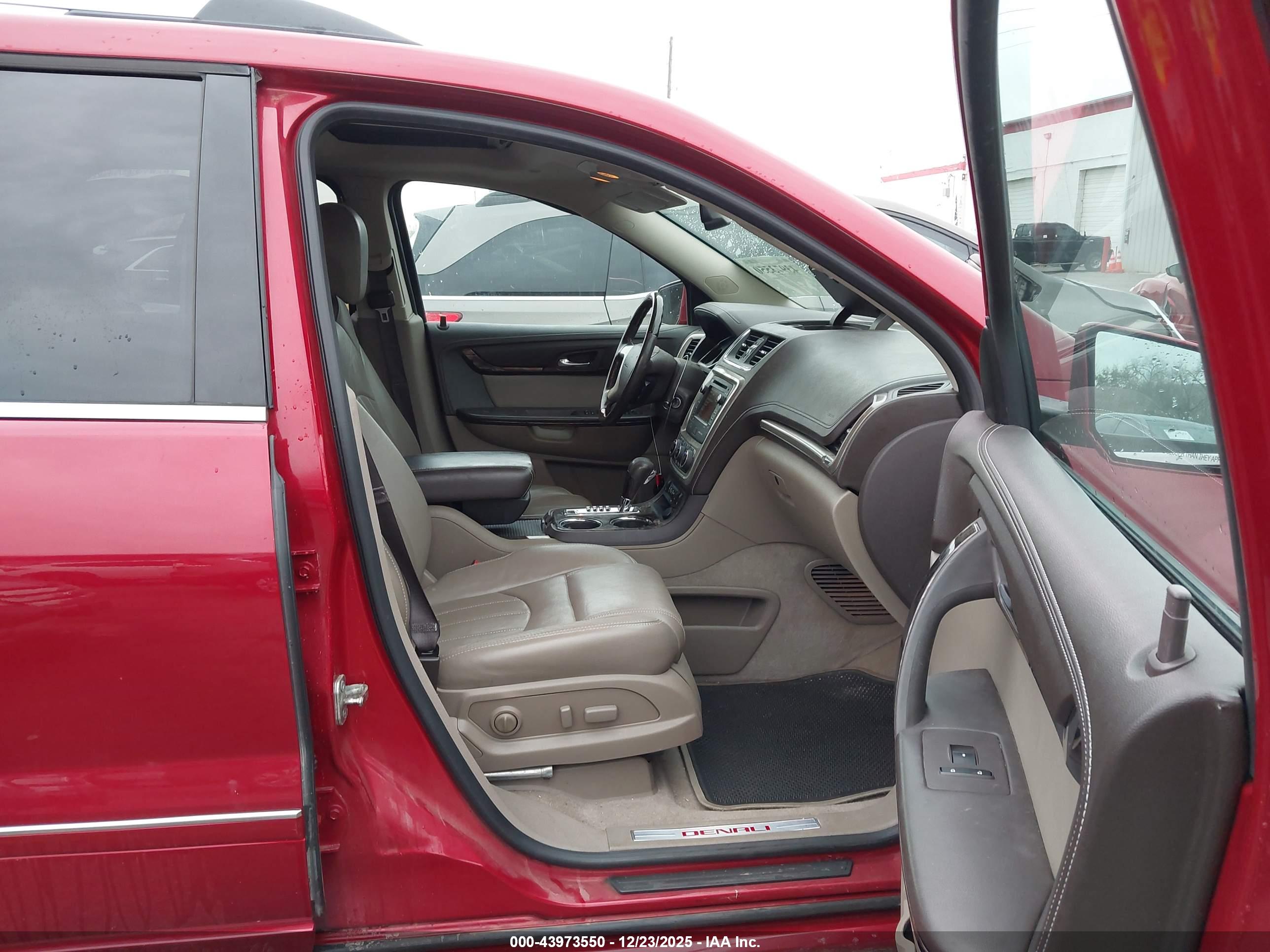 GMC ACADIA image 5