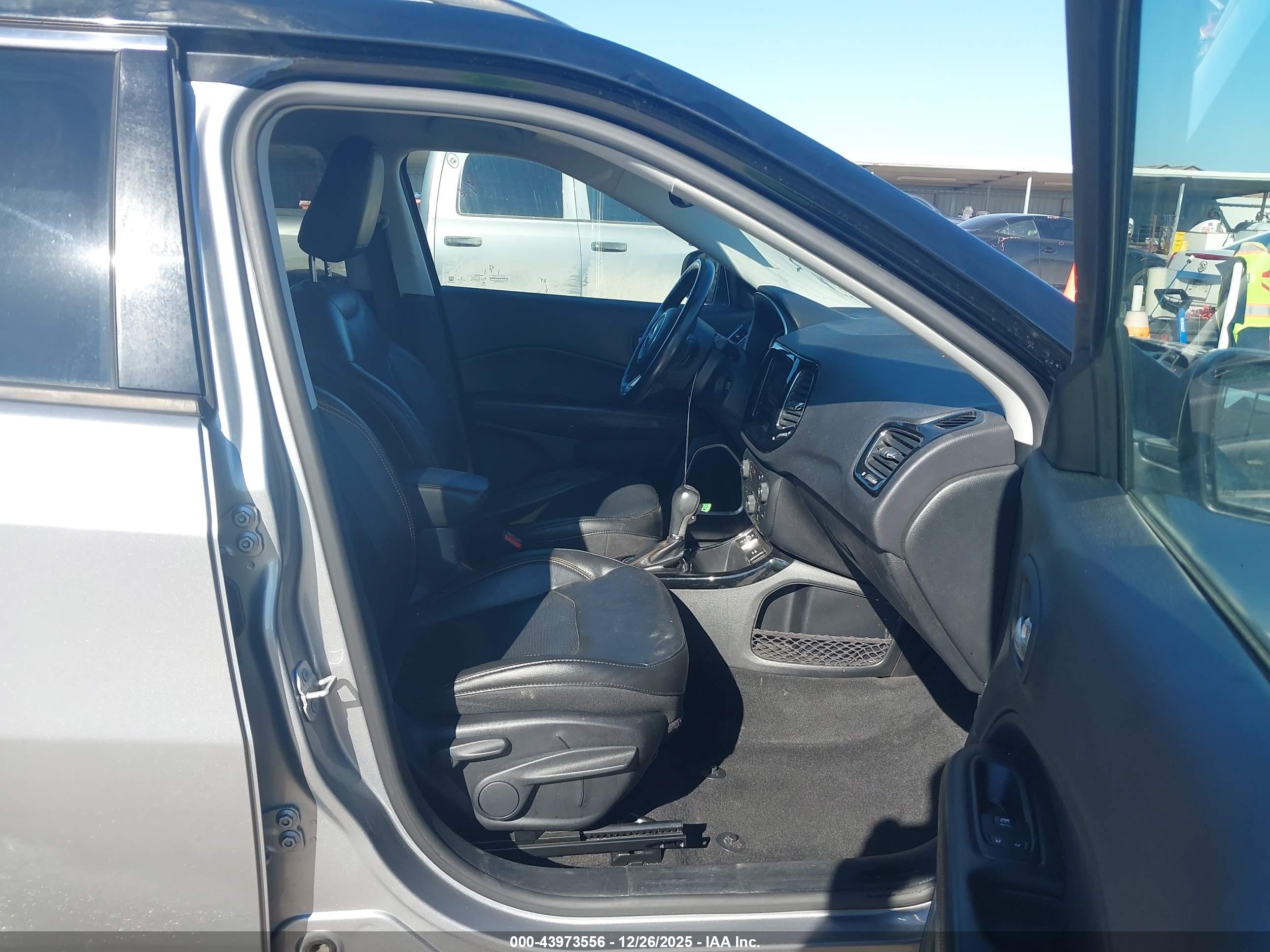 JEEP COMPASS image 5