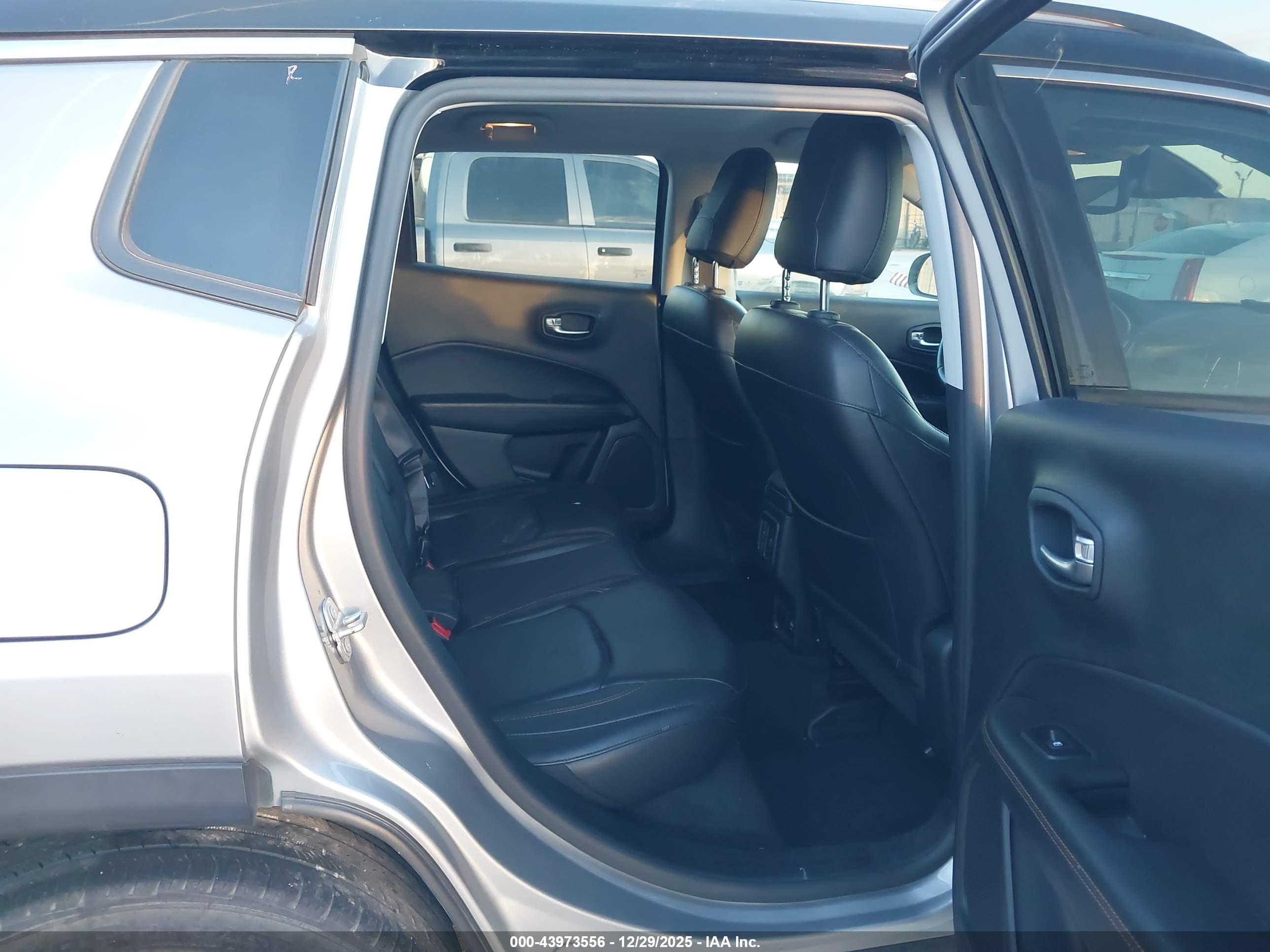 JEEP COMPASS image 8