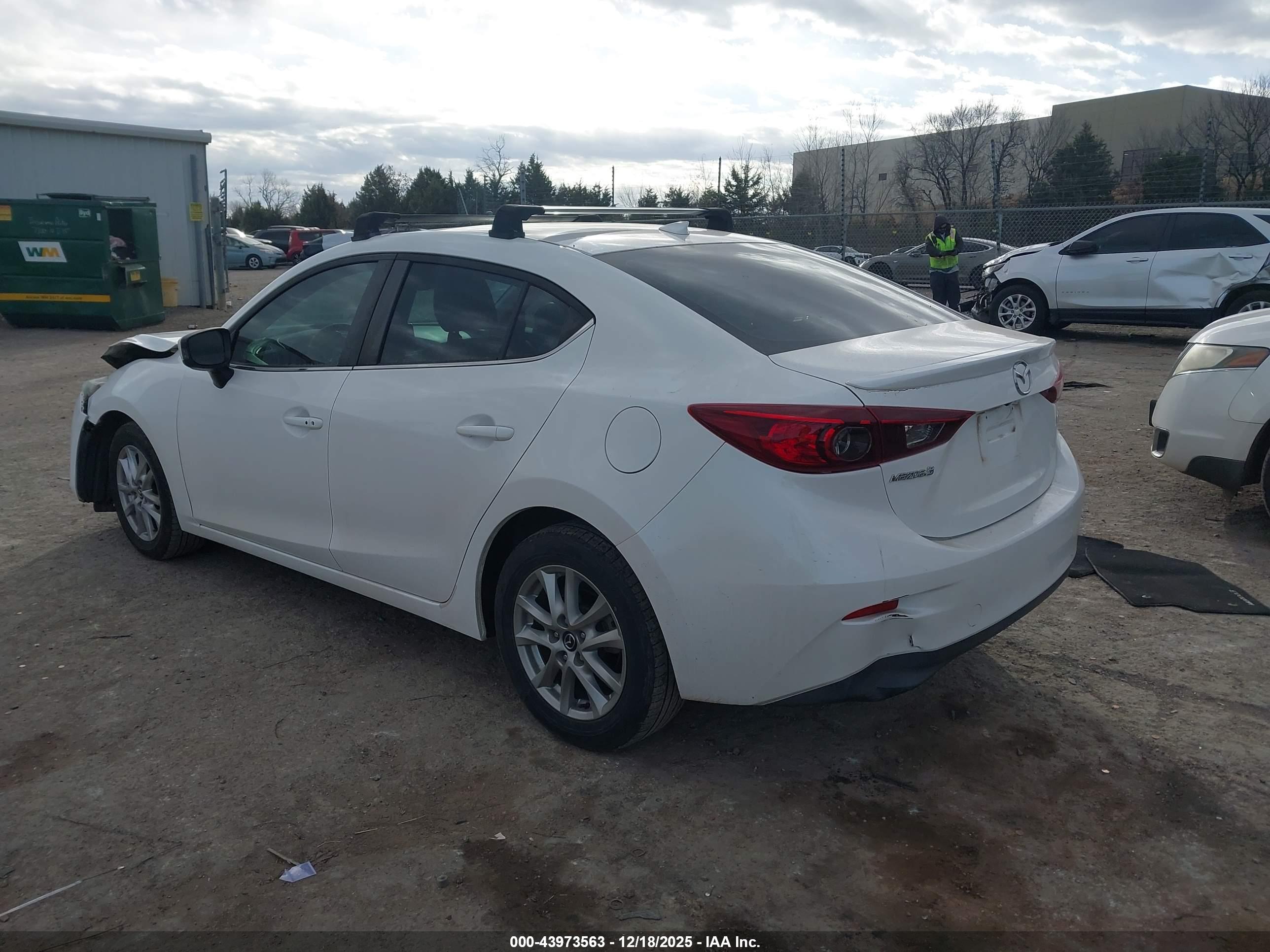 MAZDA MAZDA3 image 3