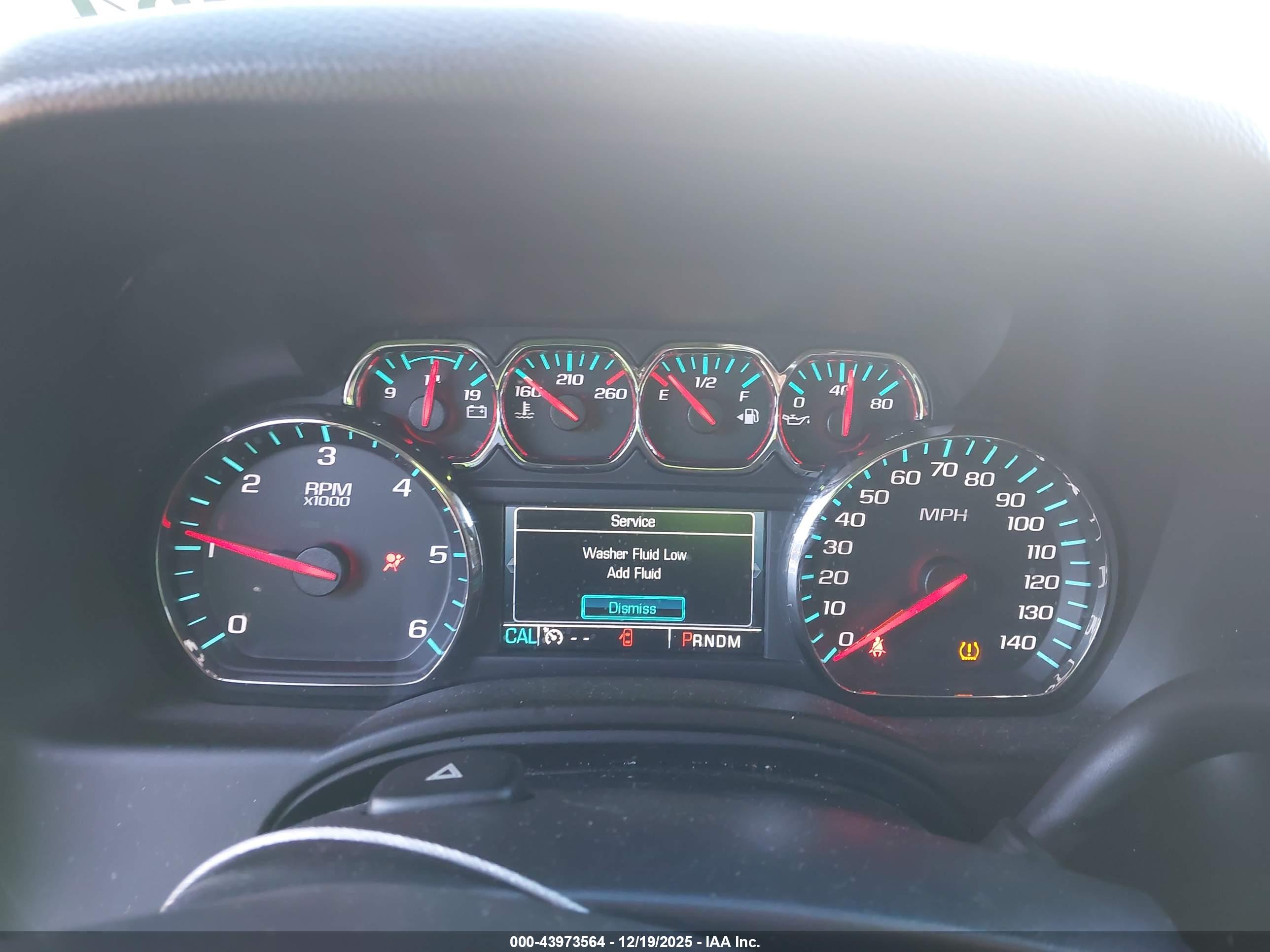 CHEVROLET SUBURBAN image 7