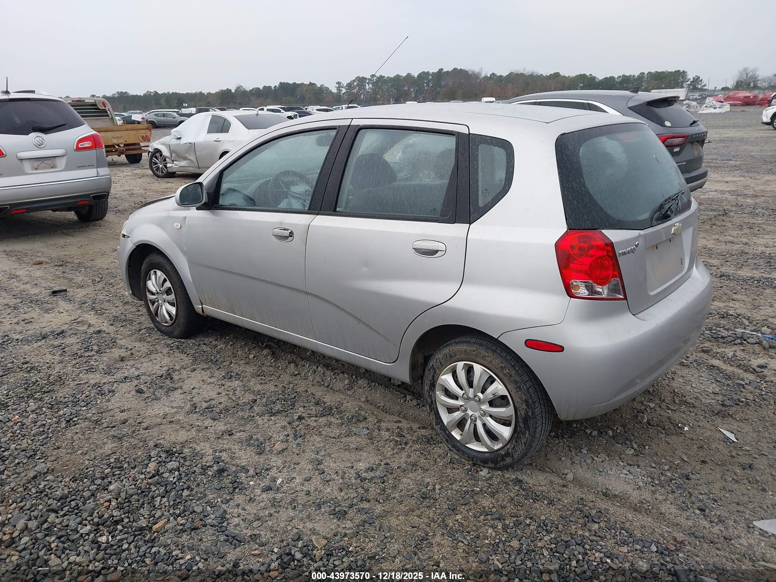 CHEVROLET AVEO image 3