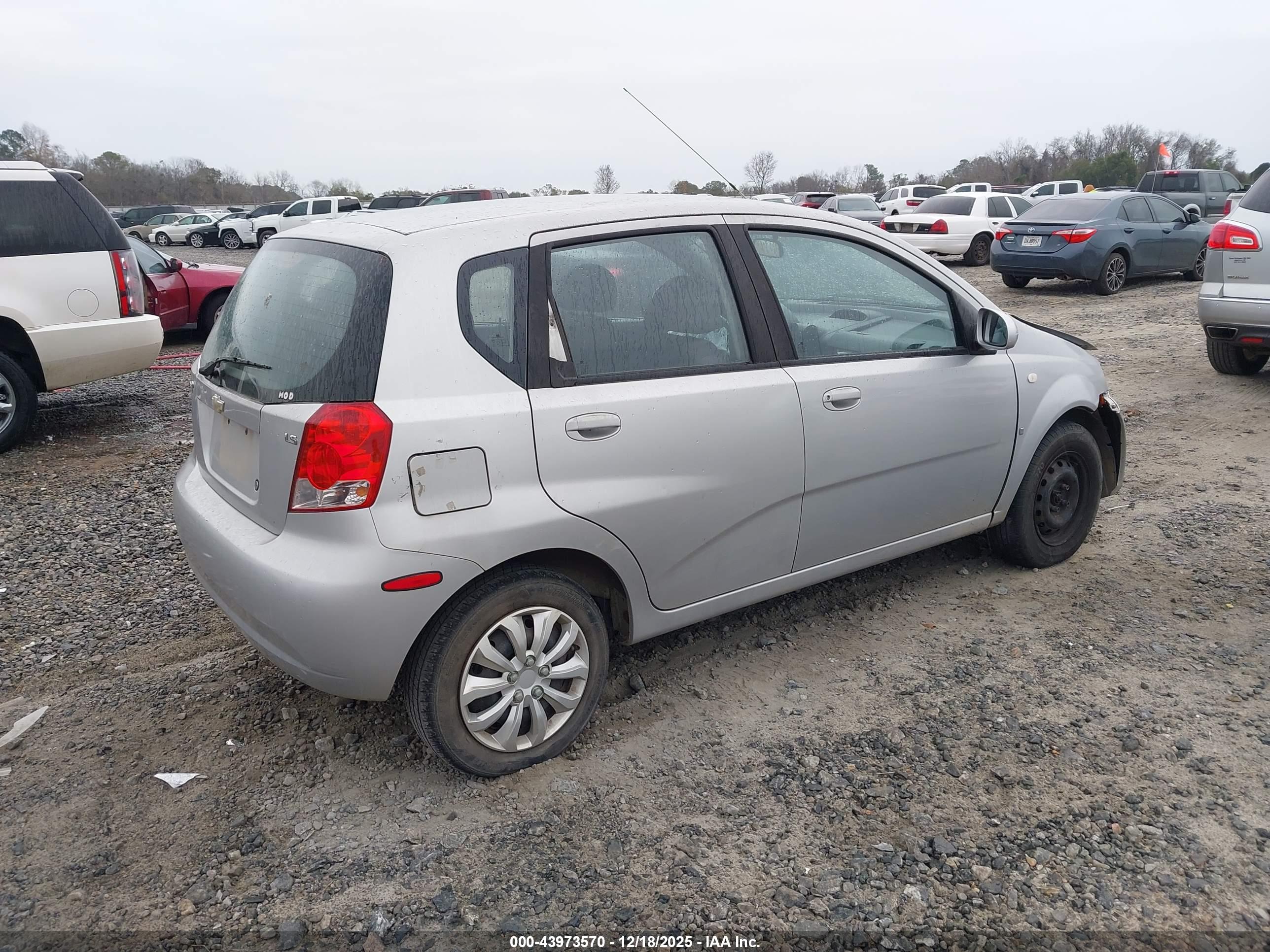 CHEVROLET AVEO image 4