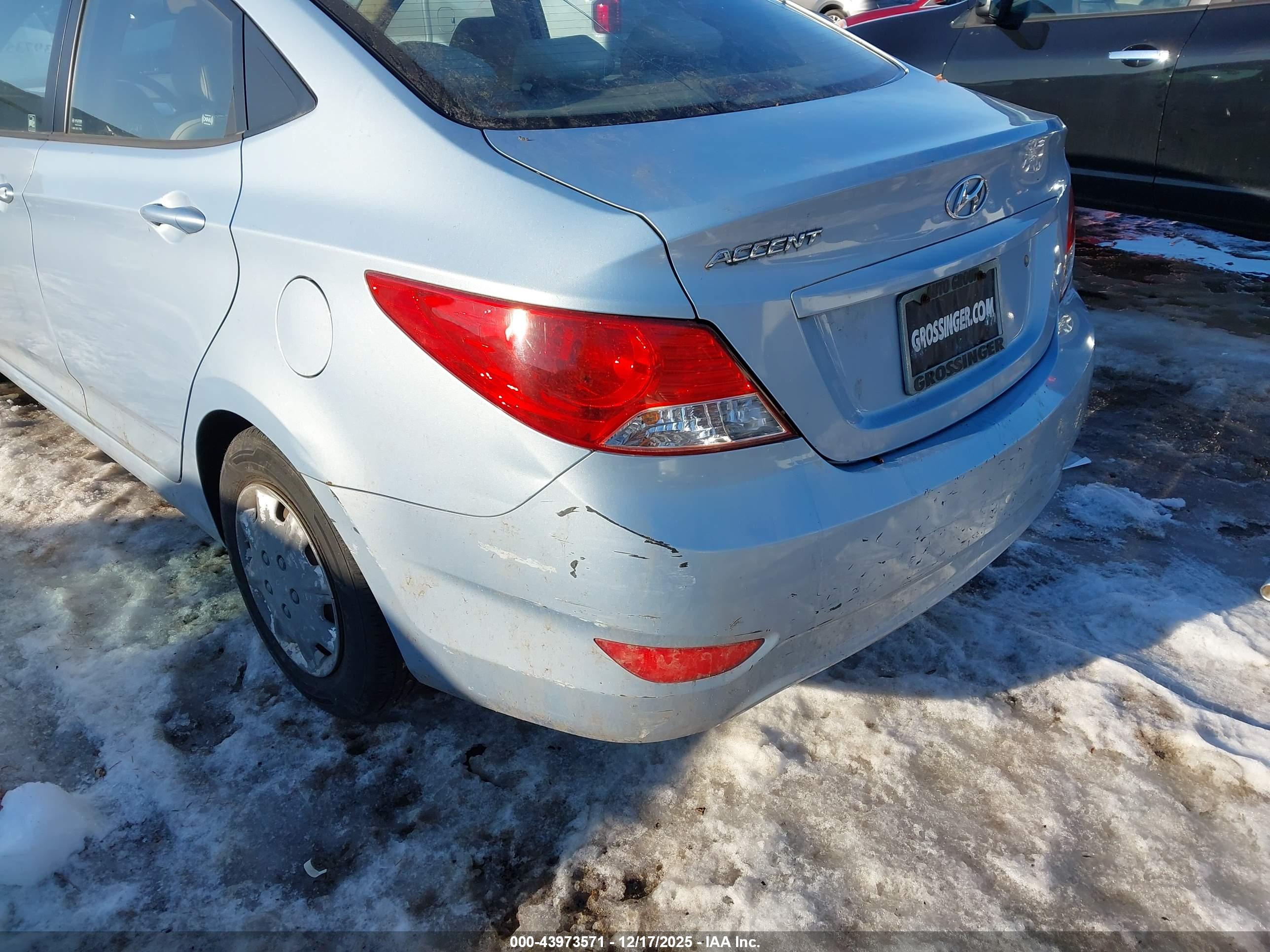 HYUNDAI ACCENT image 6