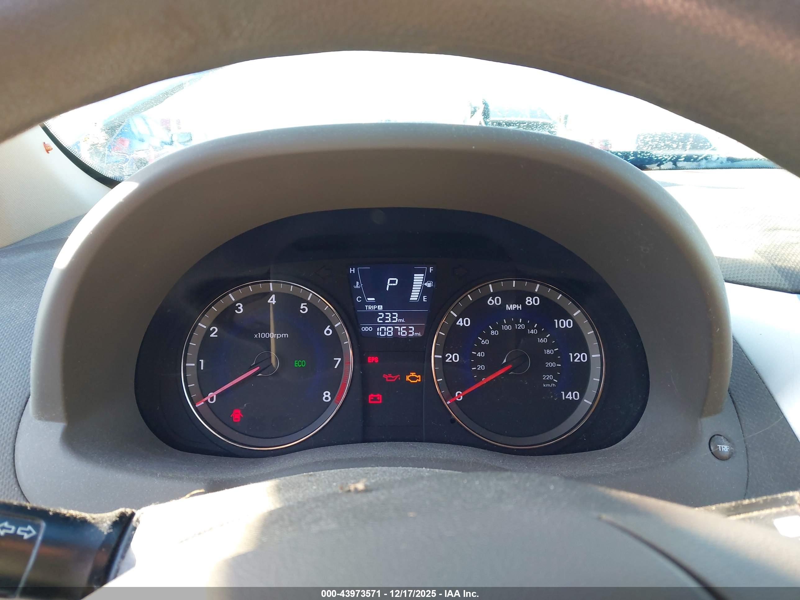 HYUNDAI ACCENT image 7