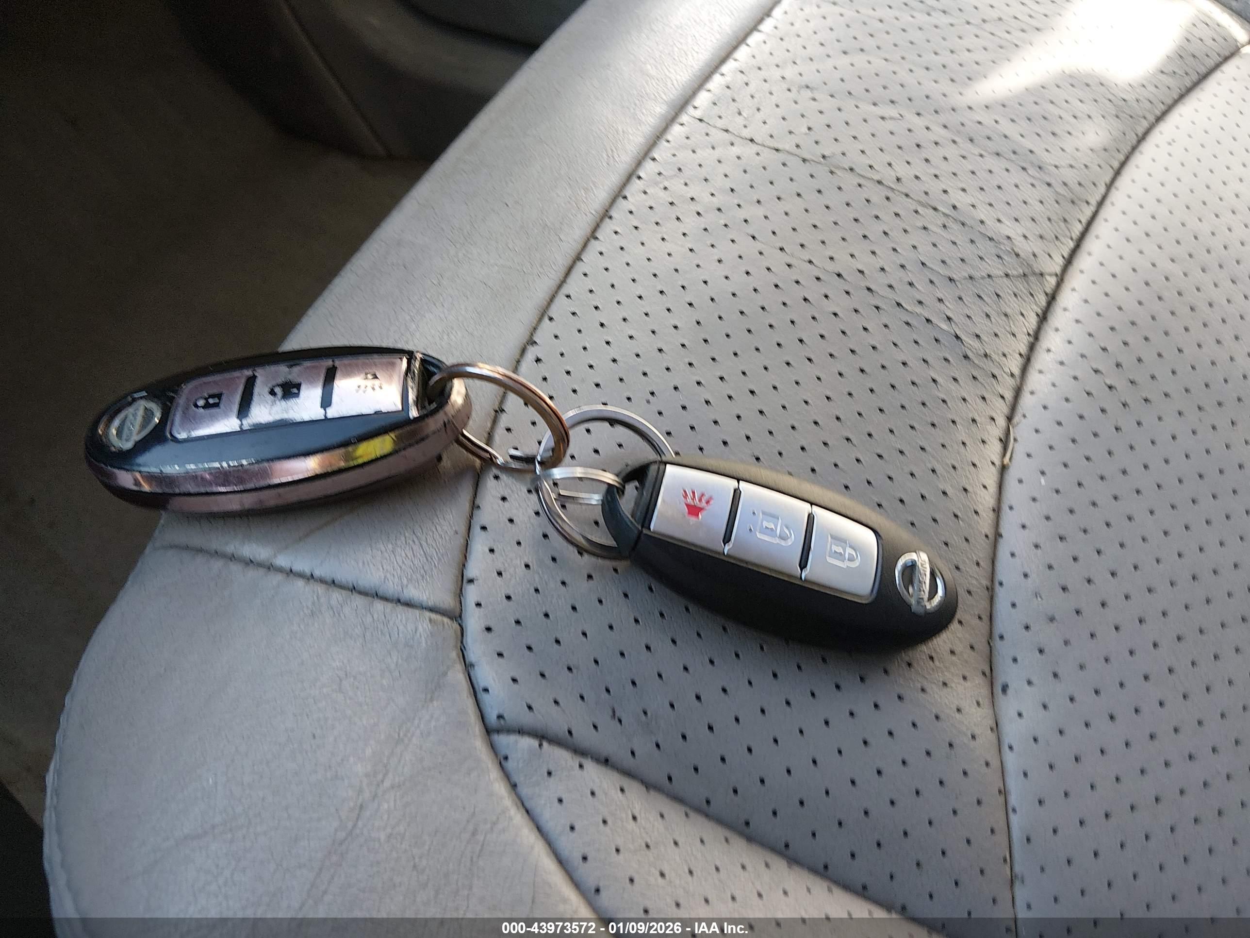 NISSAN ROGUE image 11