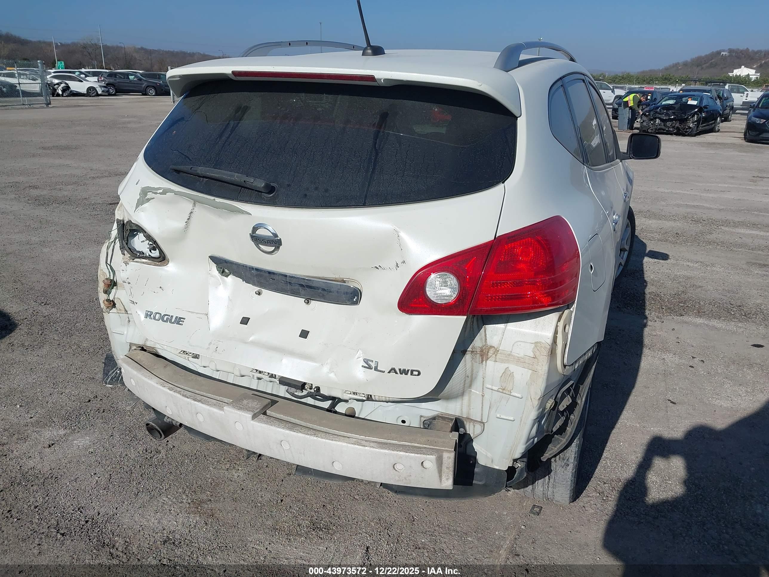 NISSAN ROGUE image 6