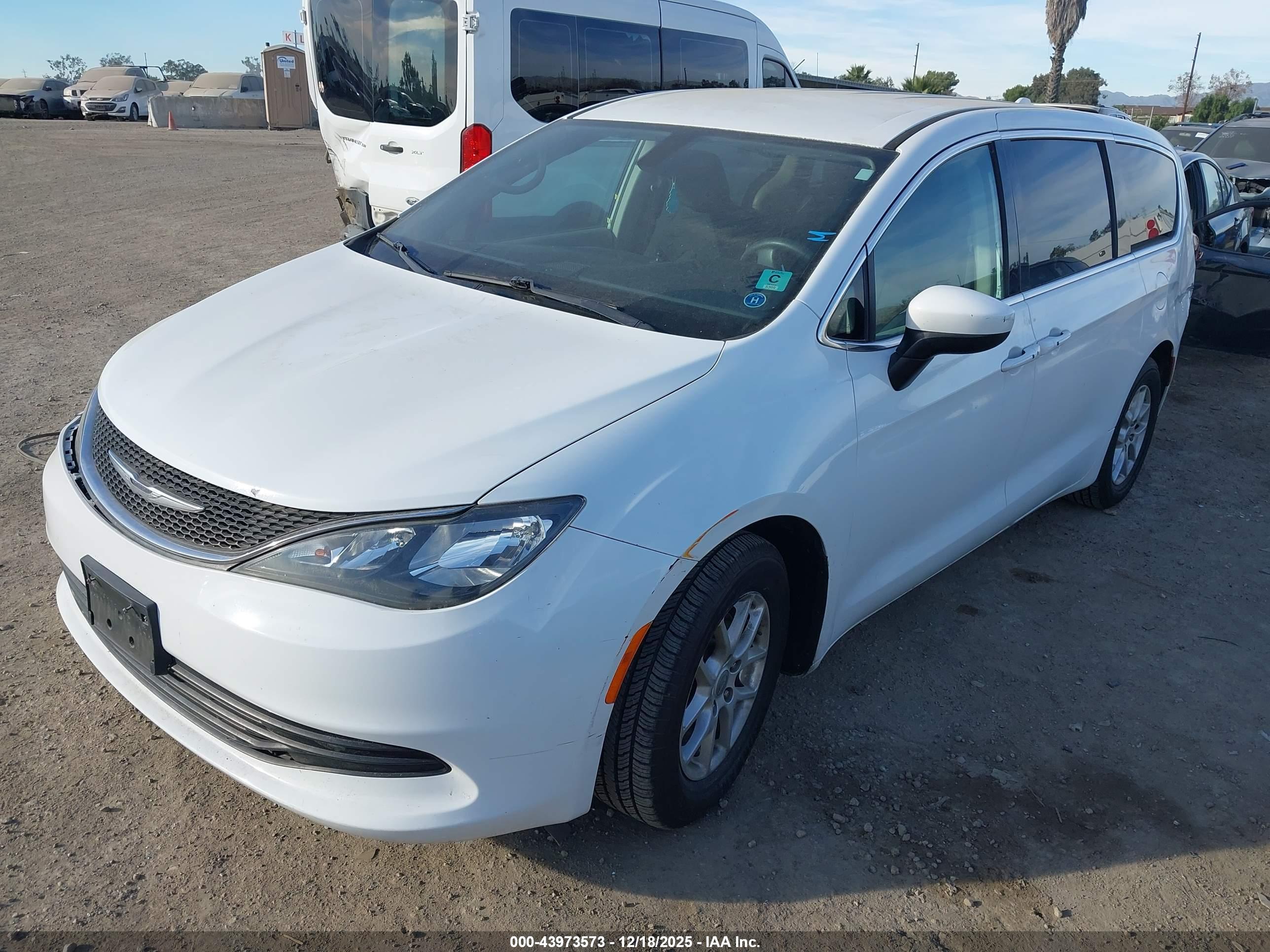 CHRYSLER PACIFICA image 2