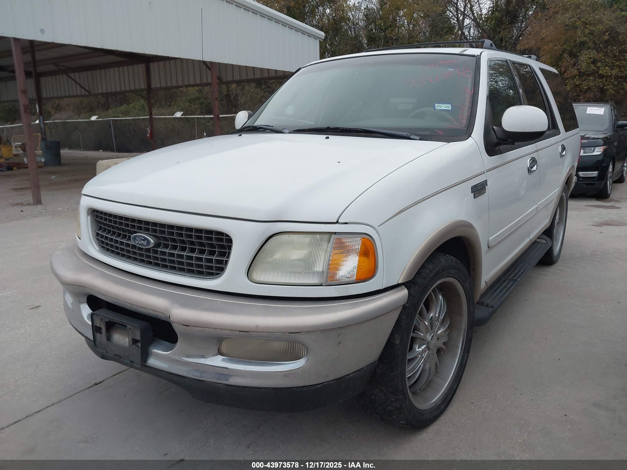 FORD EXPEDITION image 2