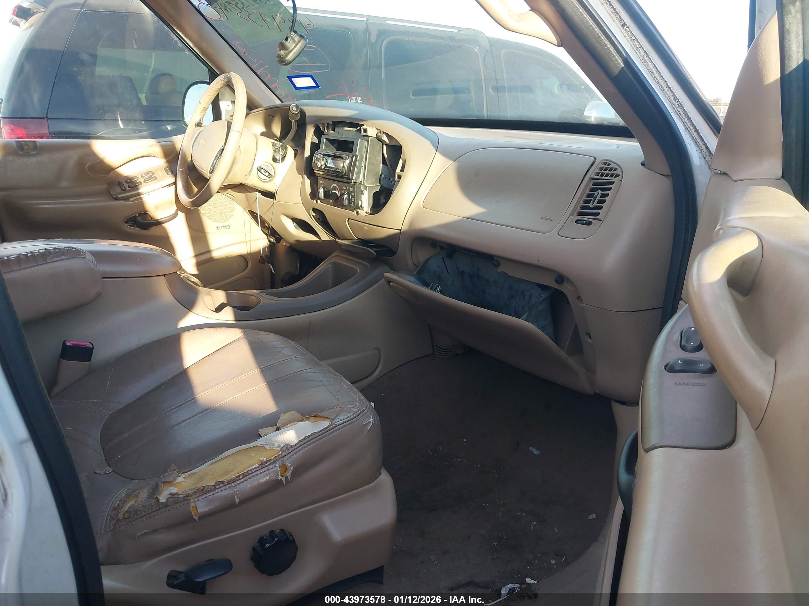 FORD EXPEDITION image 5