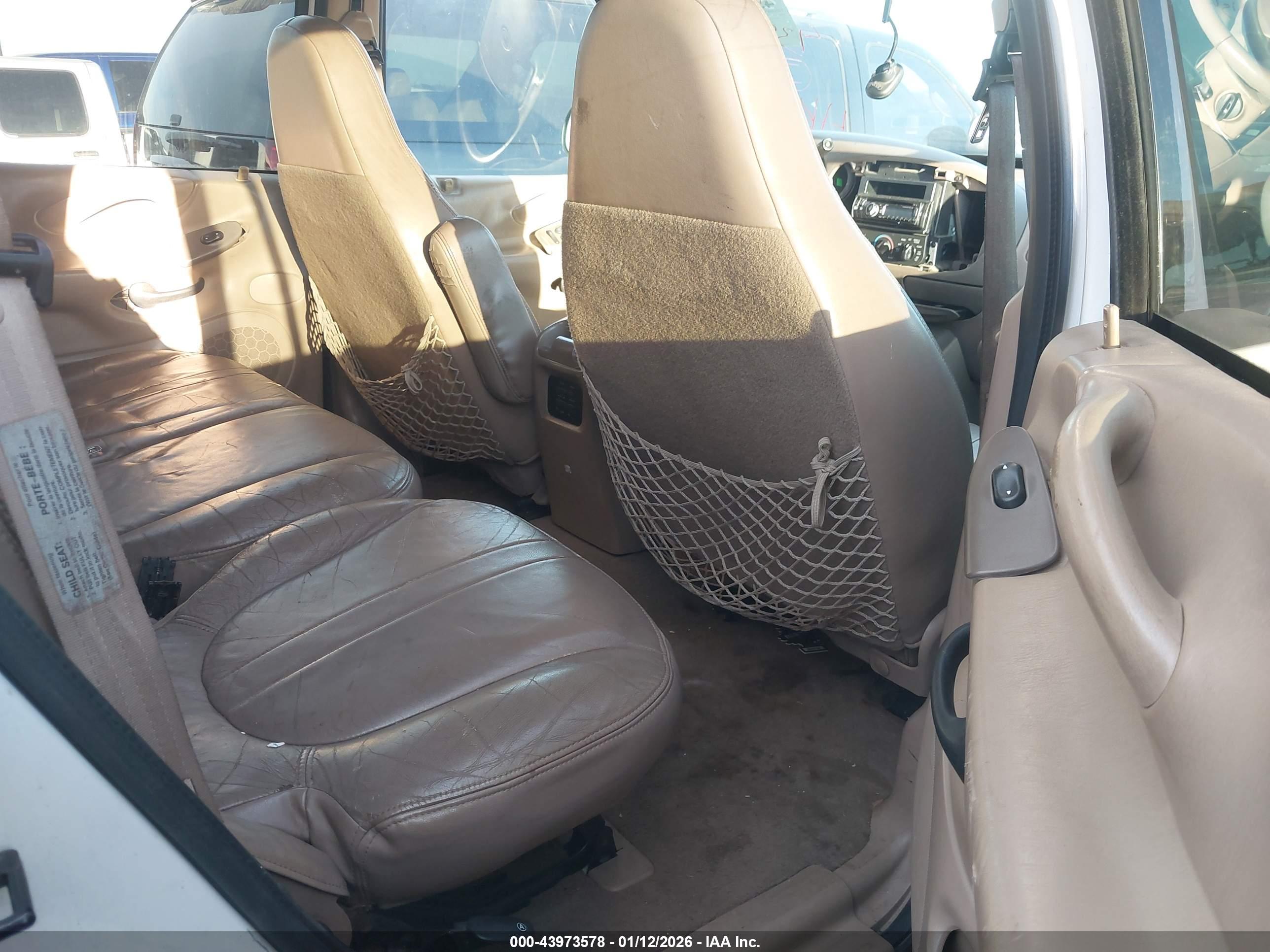 FORD EXPEDITION image 8