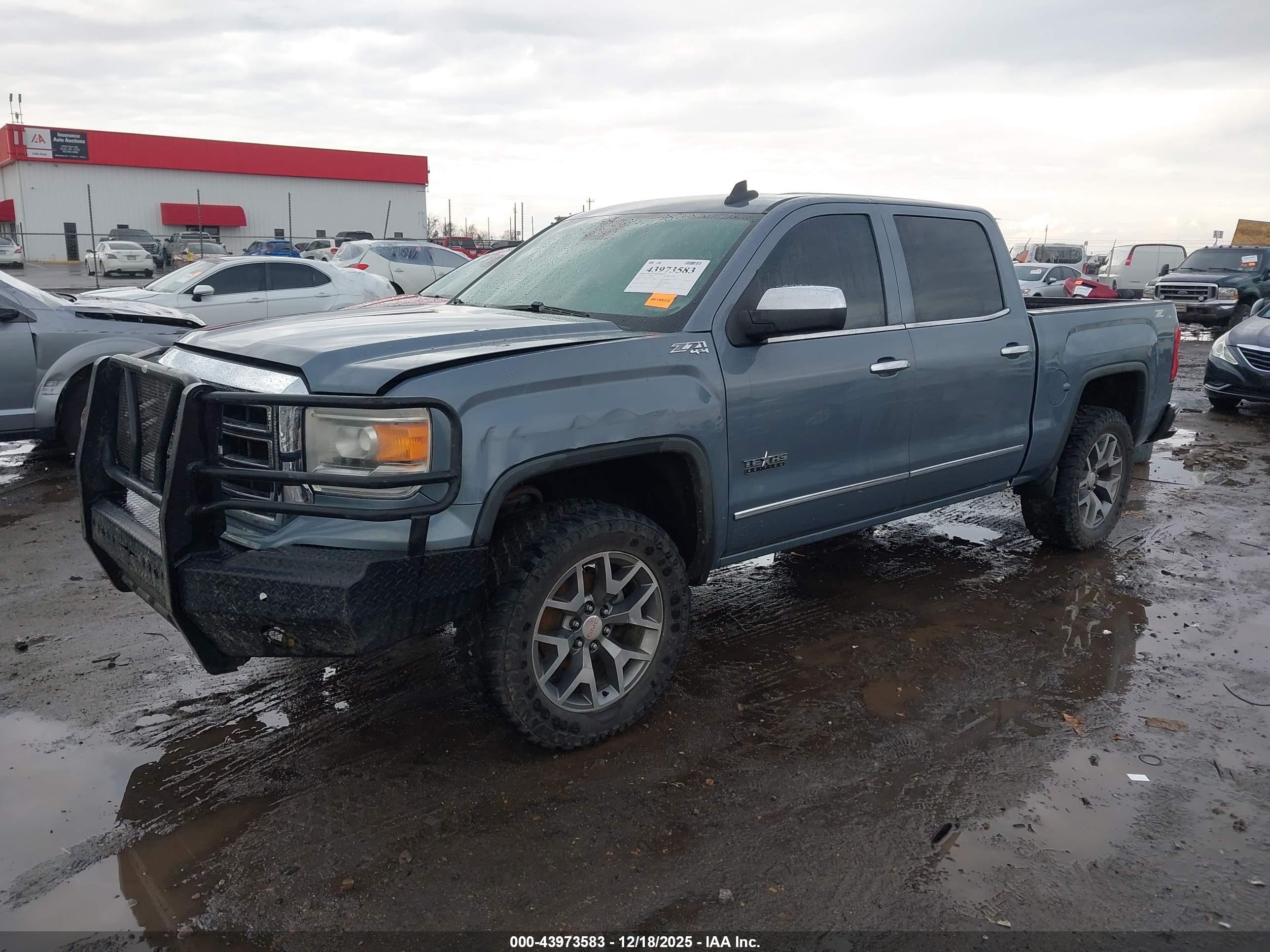 GMC SIERRA image 2
