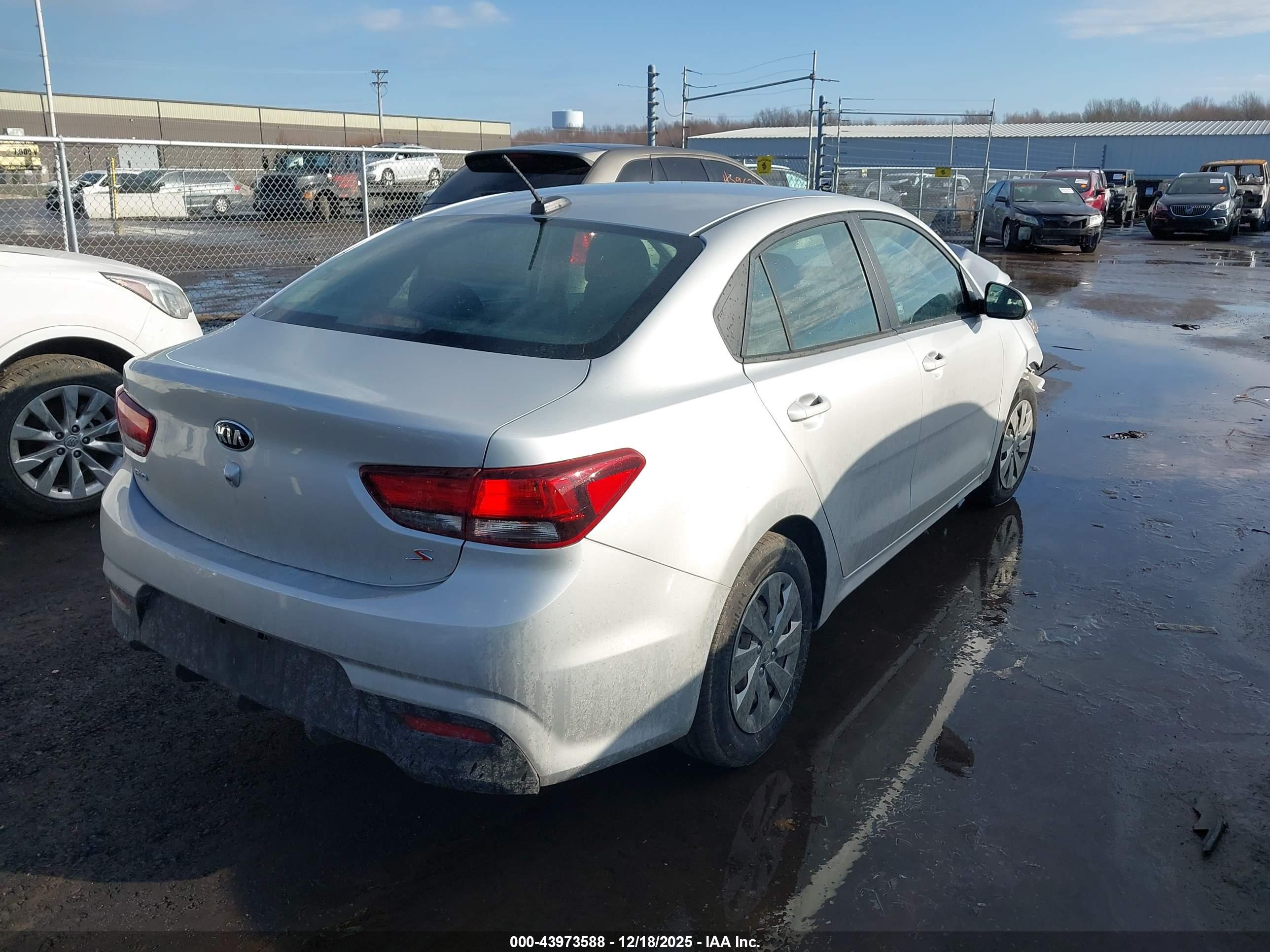 KIA RIO image 4