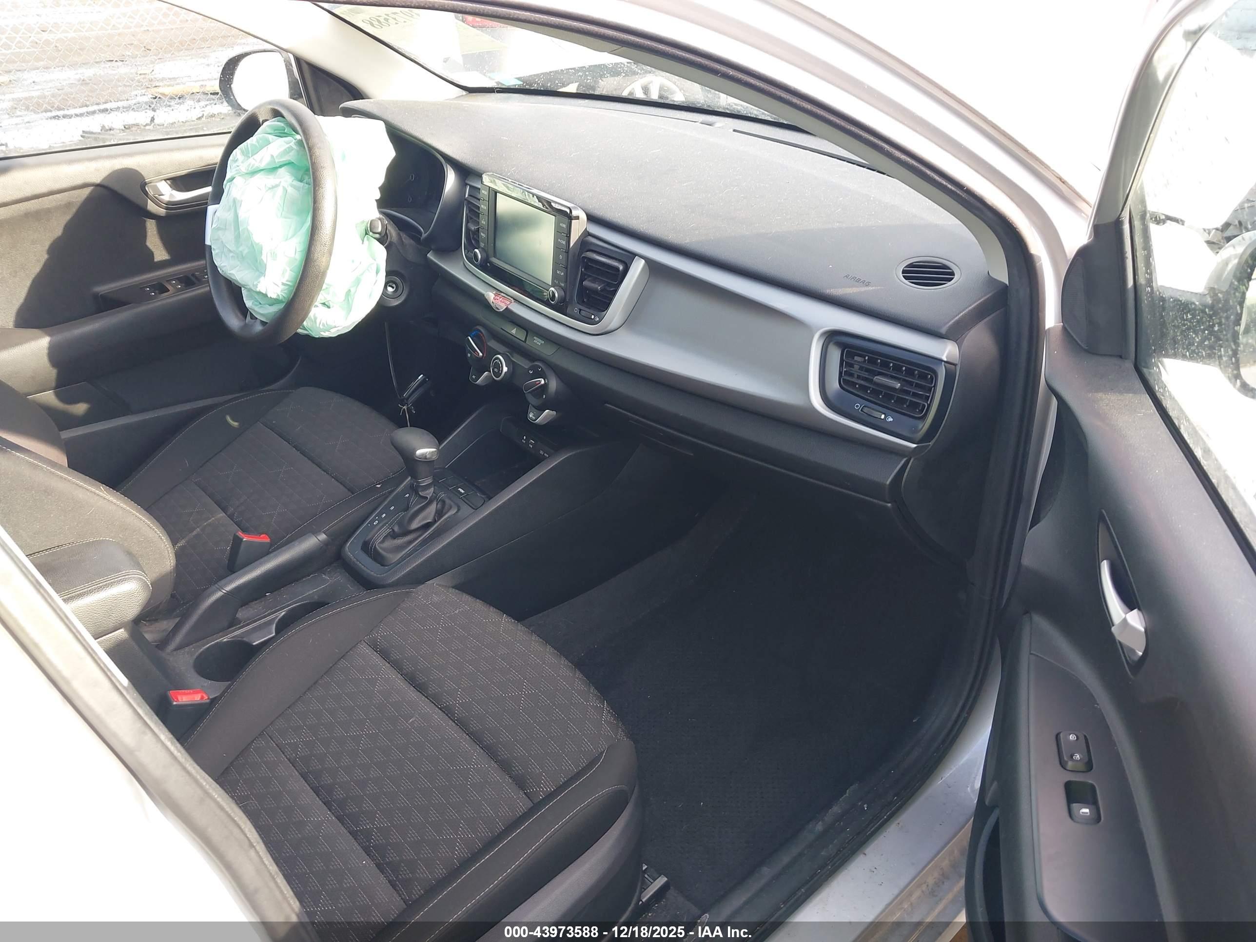 KIA RIO image 5