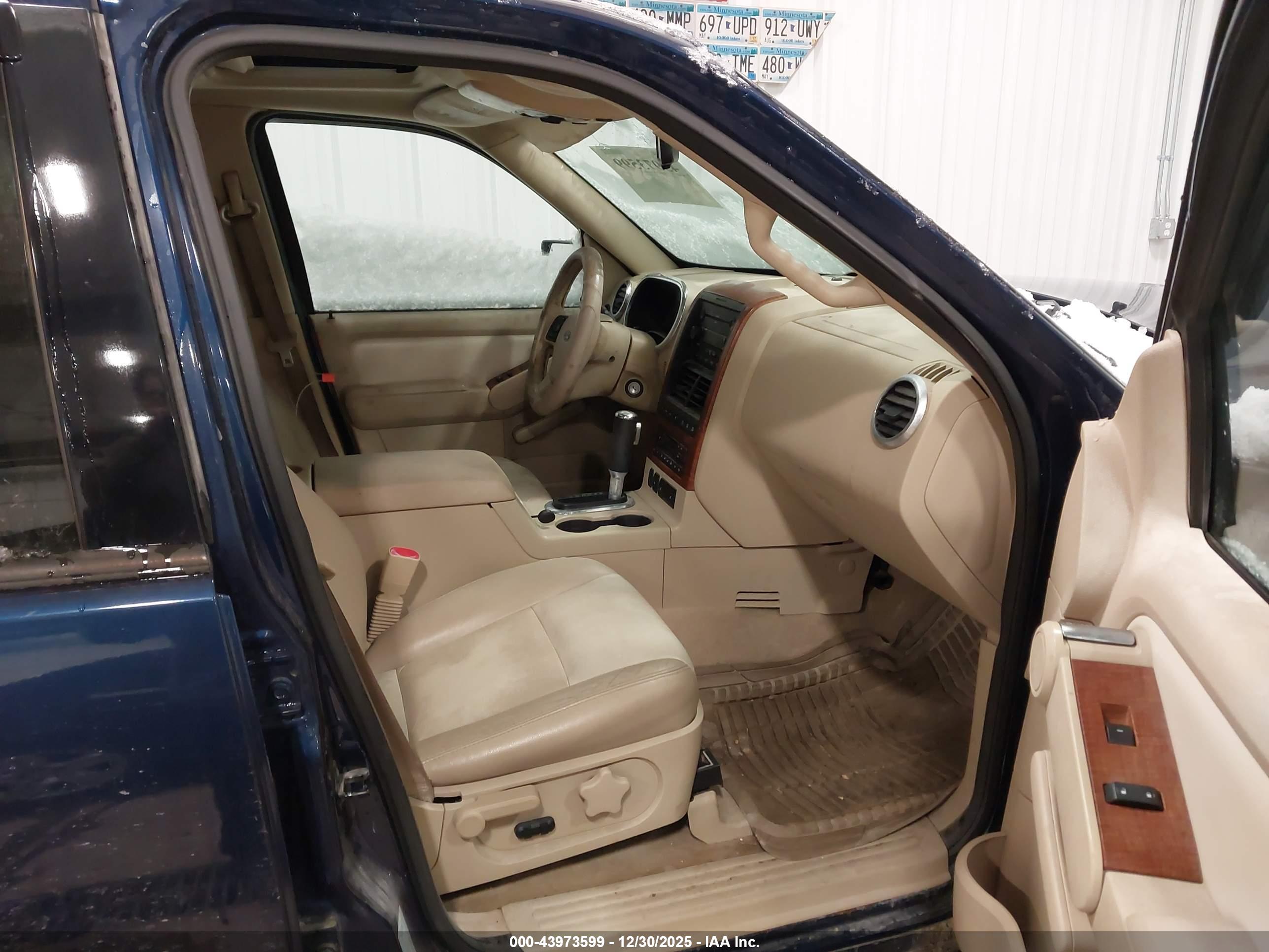 FORD EXPLORER image 5